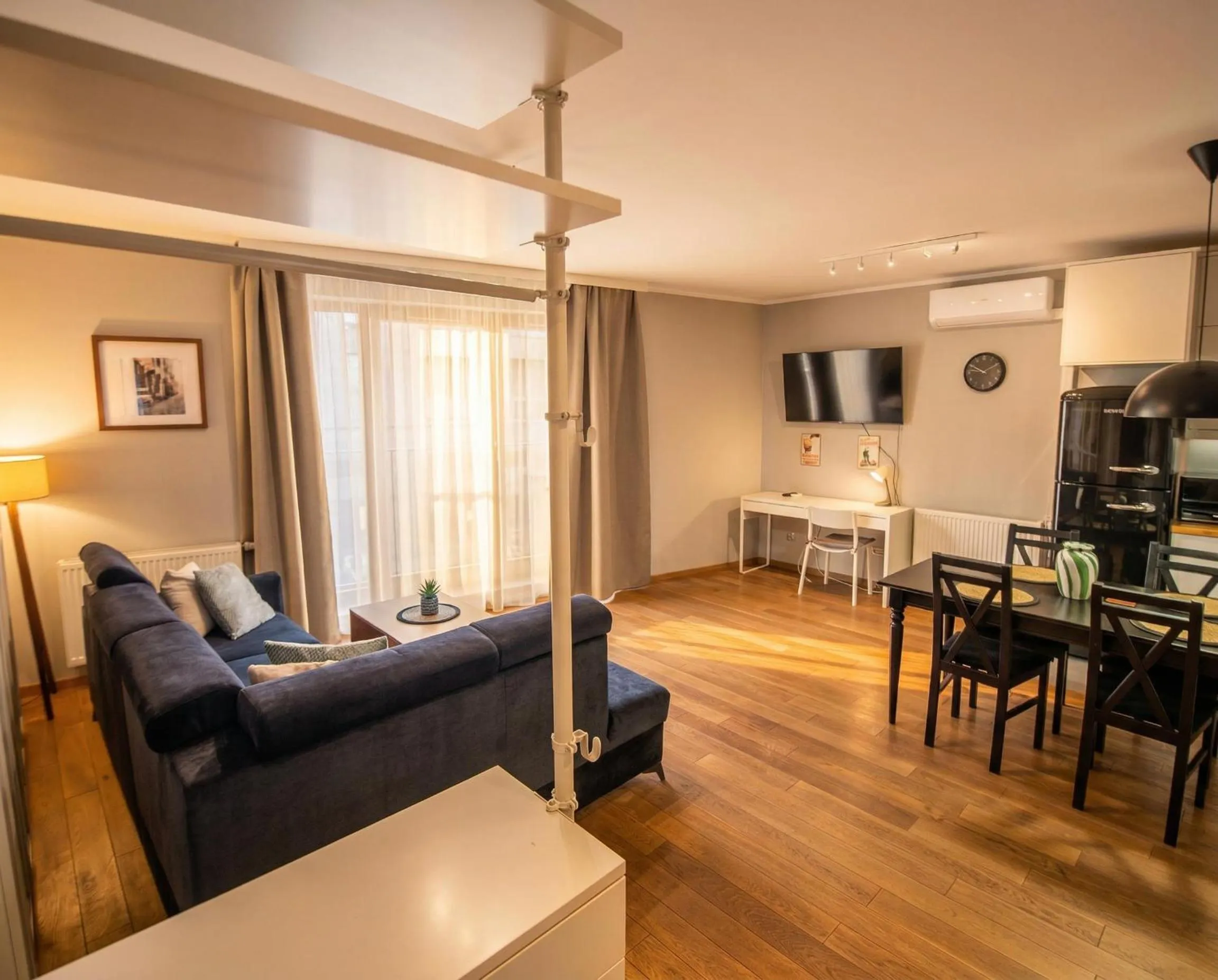 Dining area in City Lights Apartments