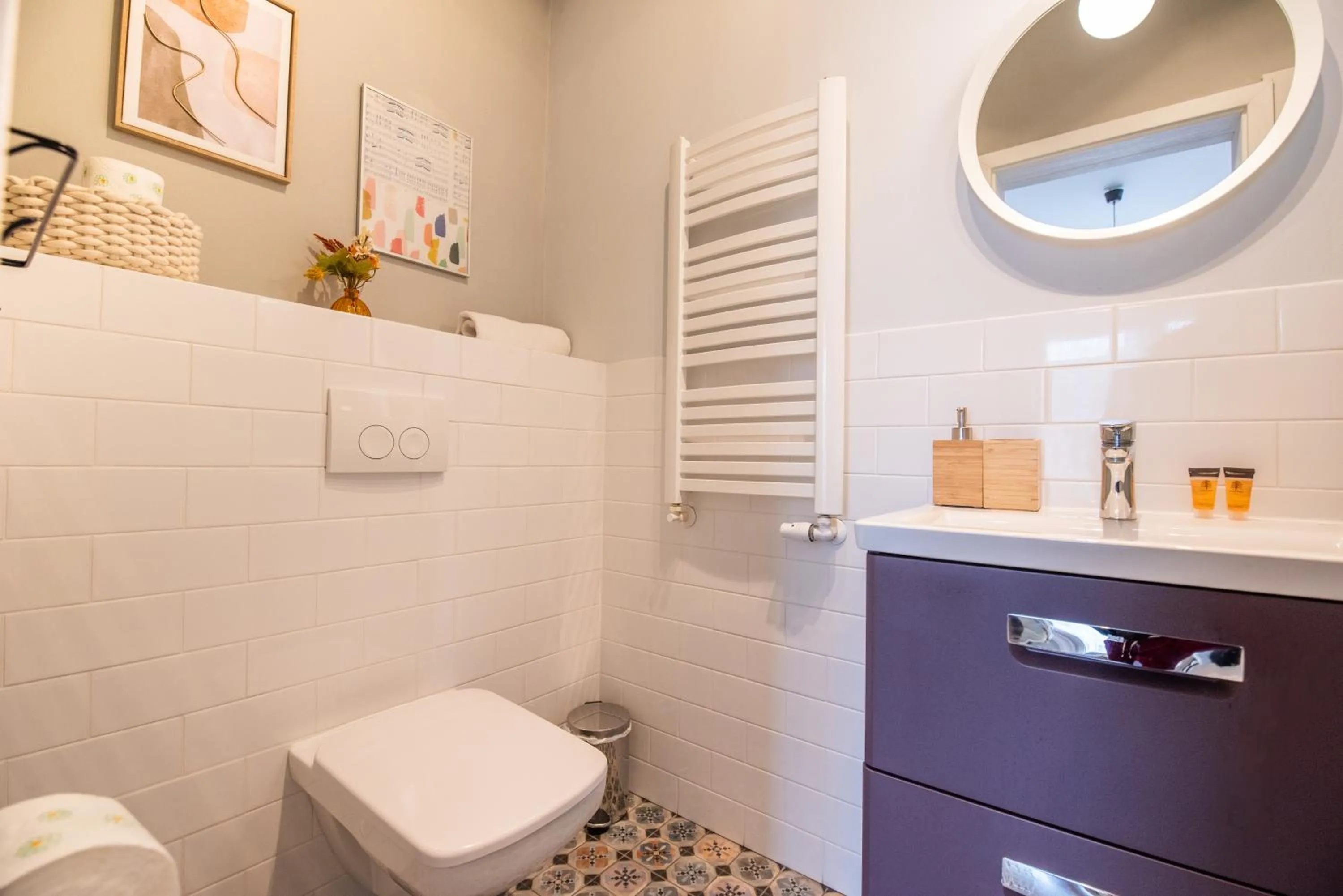 Shower in City Lights Apartments