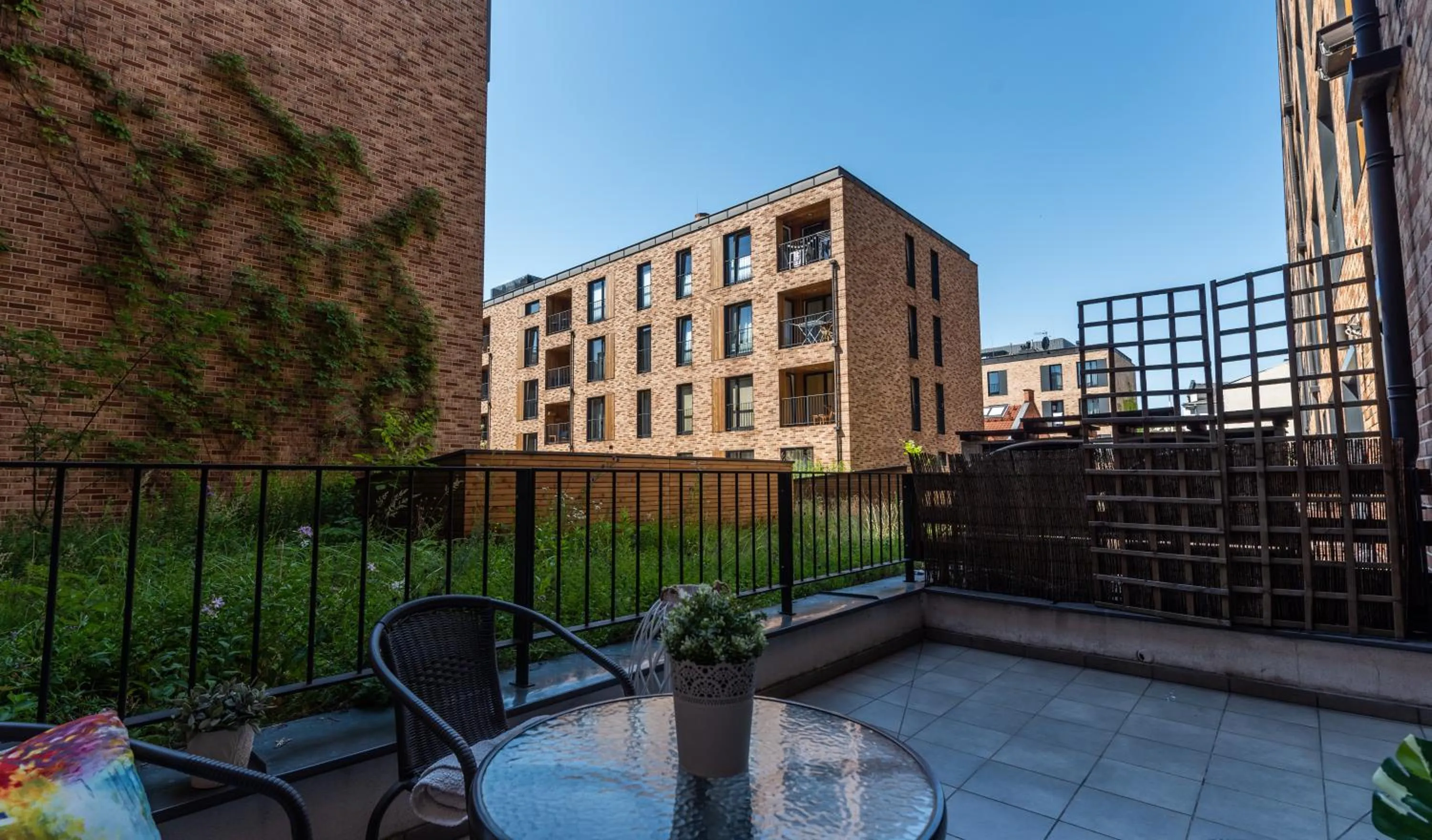 Balcony/Terrace in City Lights Apartments
