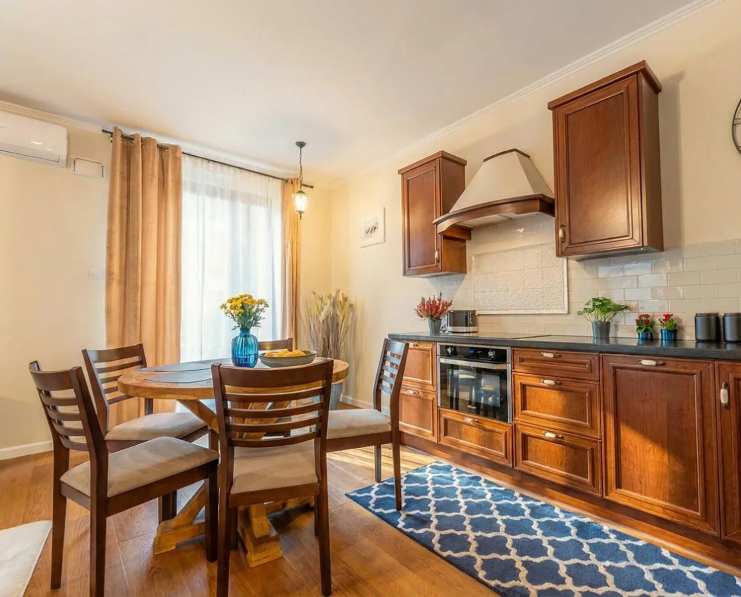 kitchen in City Lights Apartments