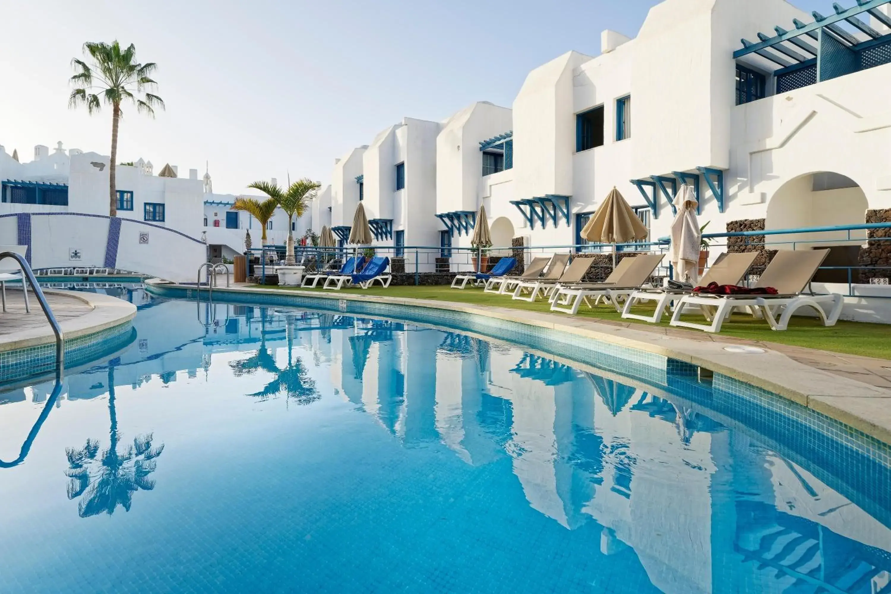 Swimming pool in LABRANDA Bahía Fañabé & Villas Swimming pool in LABRANDA Bahía Fañabé & Villas