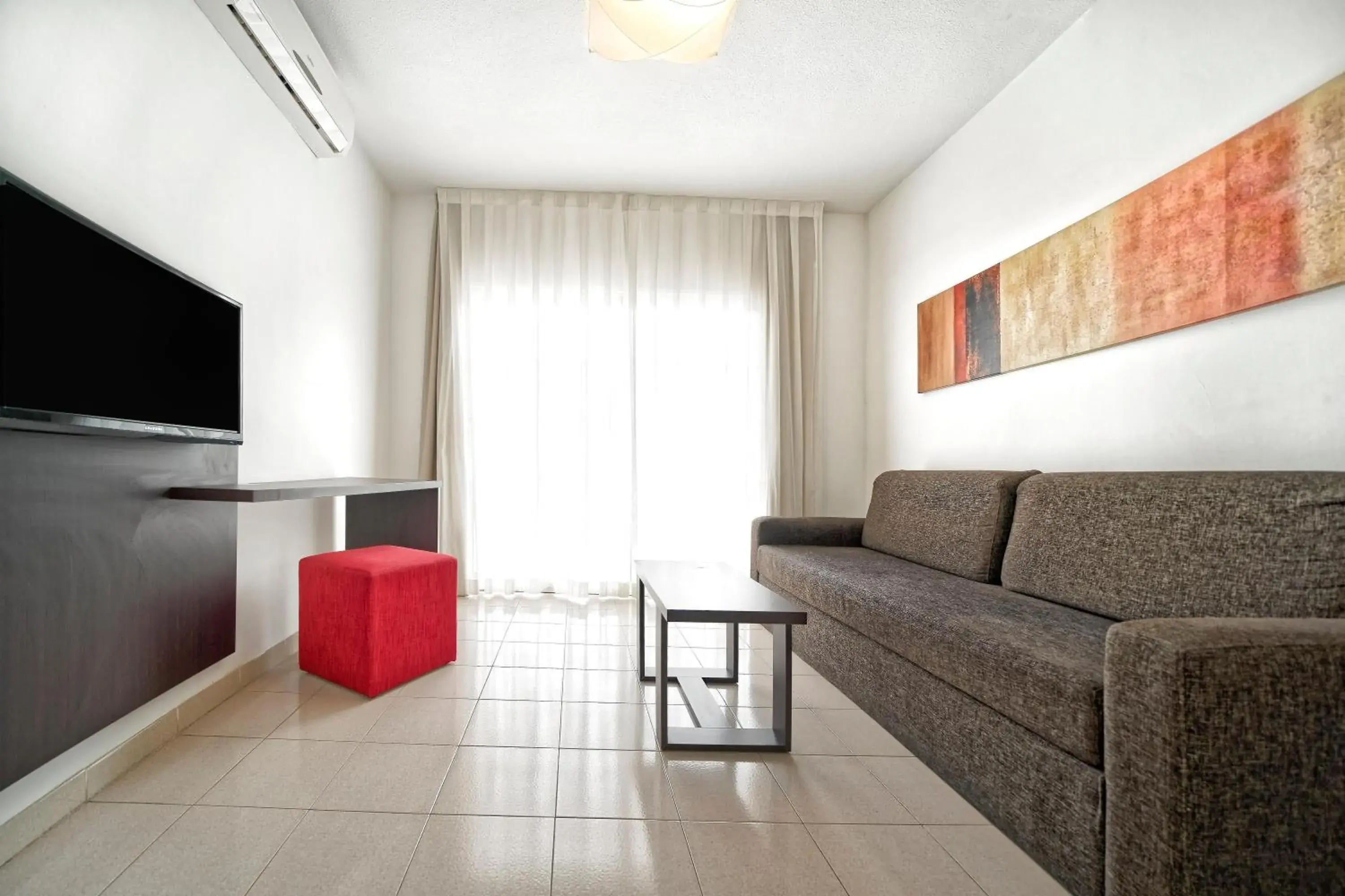 Photo of the whole room in LABRANDA Bahía Fañabé & Villas Photo of the whole room in LABRANDA Bahía Fañabé & Villas