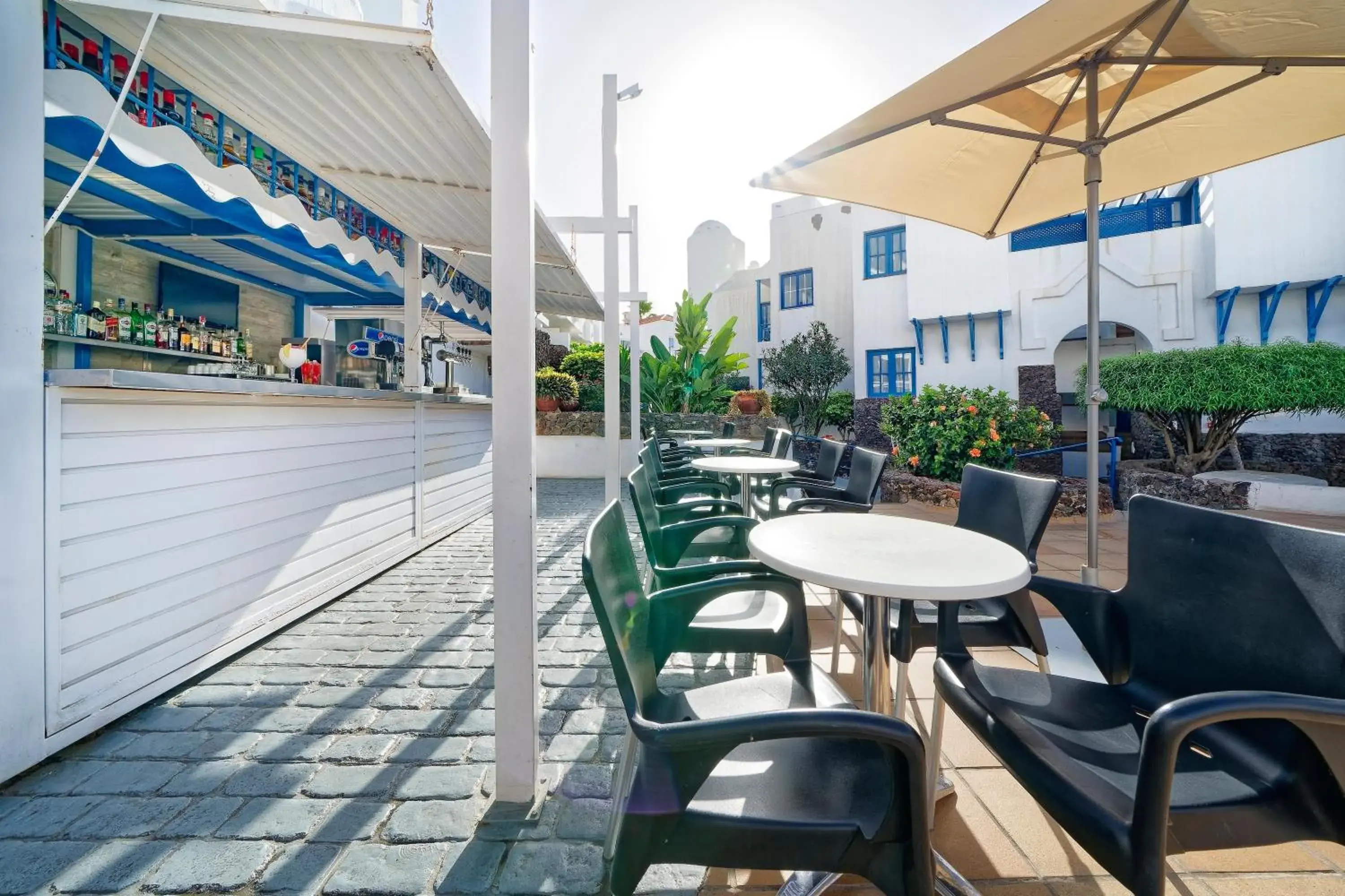 Lounge or bar in LABRANDA Bahía Fañabé & Villas Lounge or bar in LABRANDA Bahía Fañabé & Villas