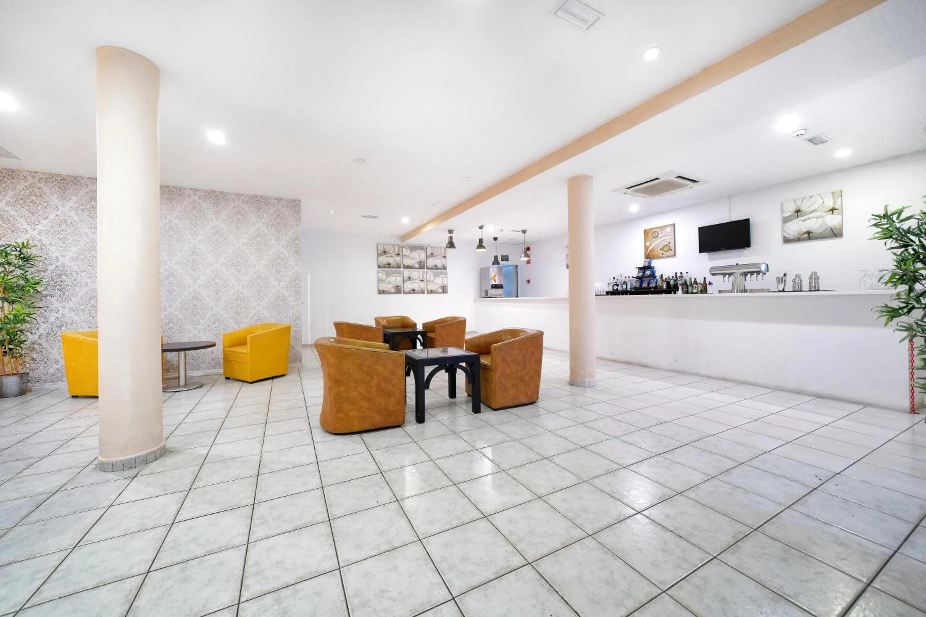 Lounge or bar in LABRANDA Bahía Fañabé & Villas