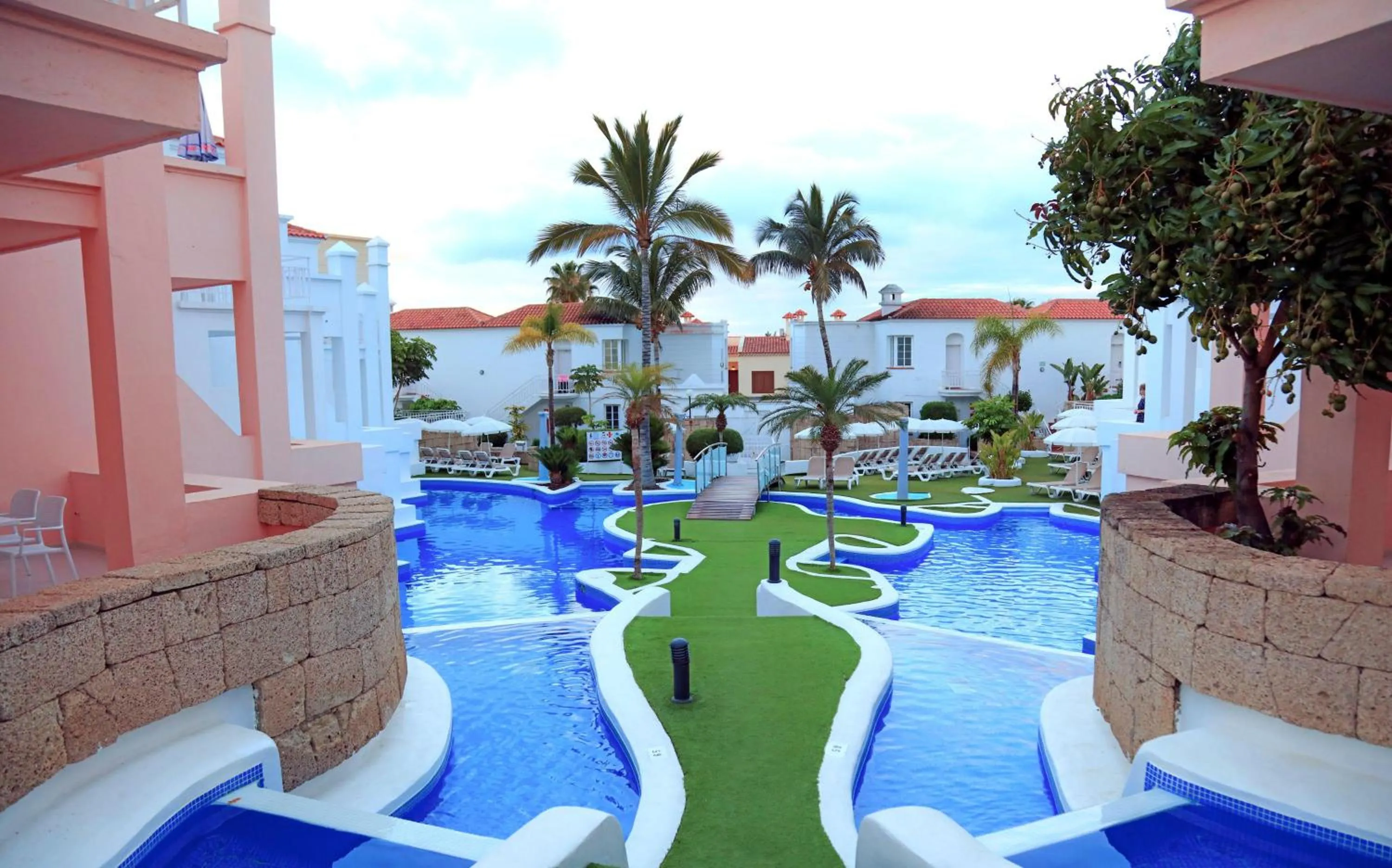 Swimming pool in LABRANDA Bahía Fañabé & Villas