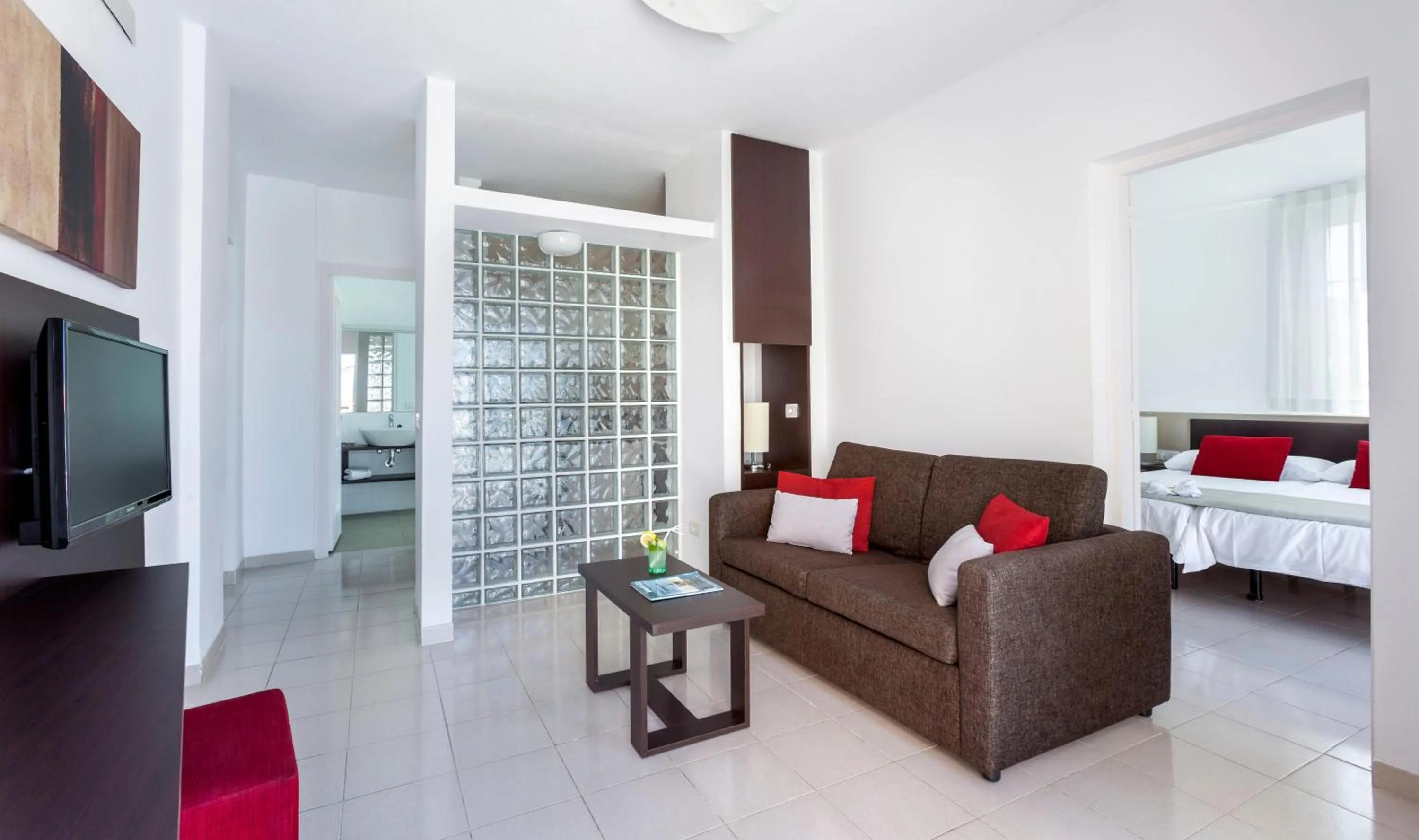 Photo of the whole room, Bed in LABRANDA Bahía Fañabé & Villas