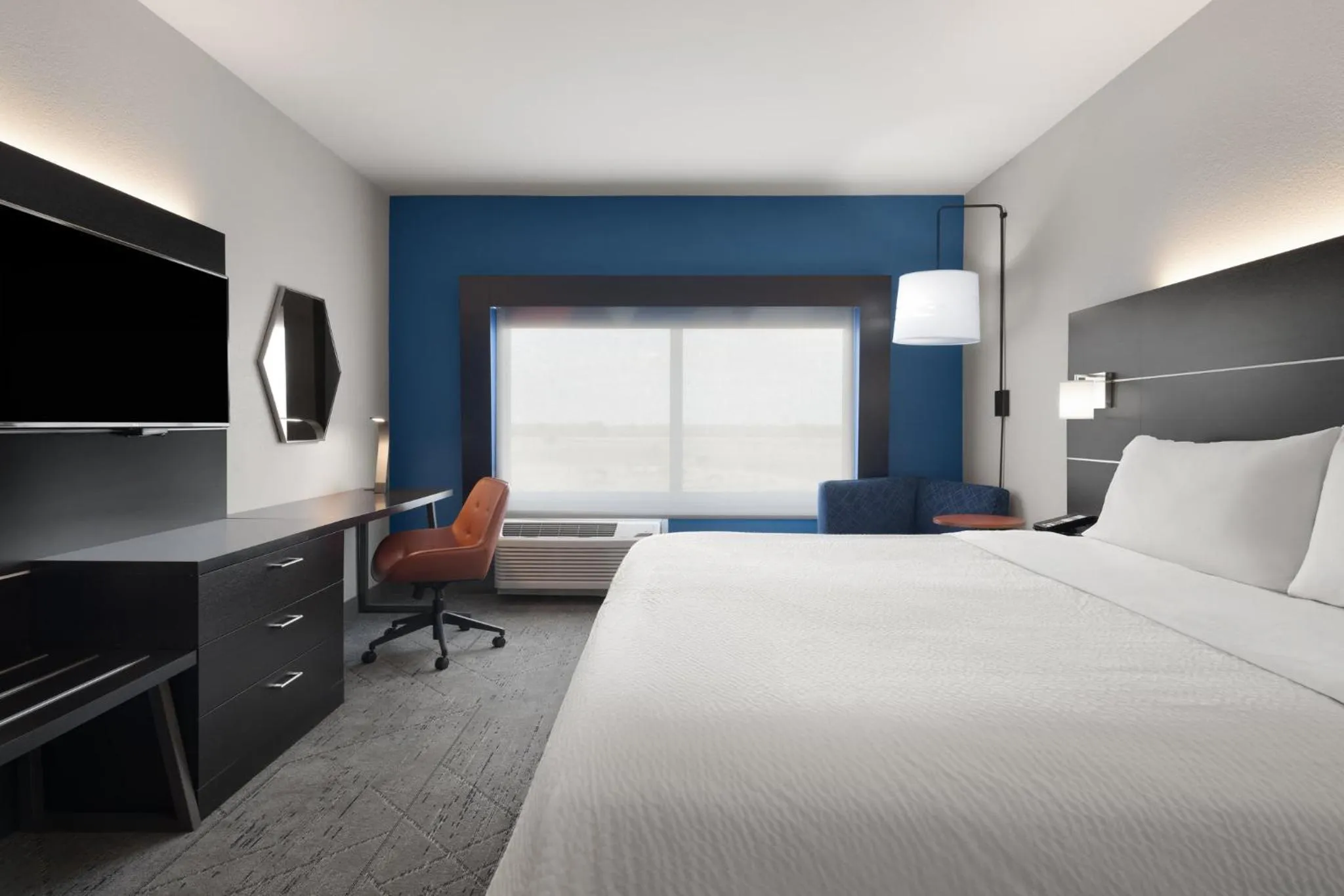 Photo of the whole room, Bed in Holiday Inn Express & Suites West Memphis by IHG