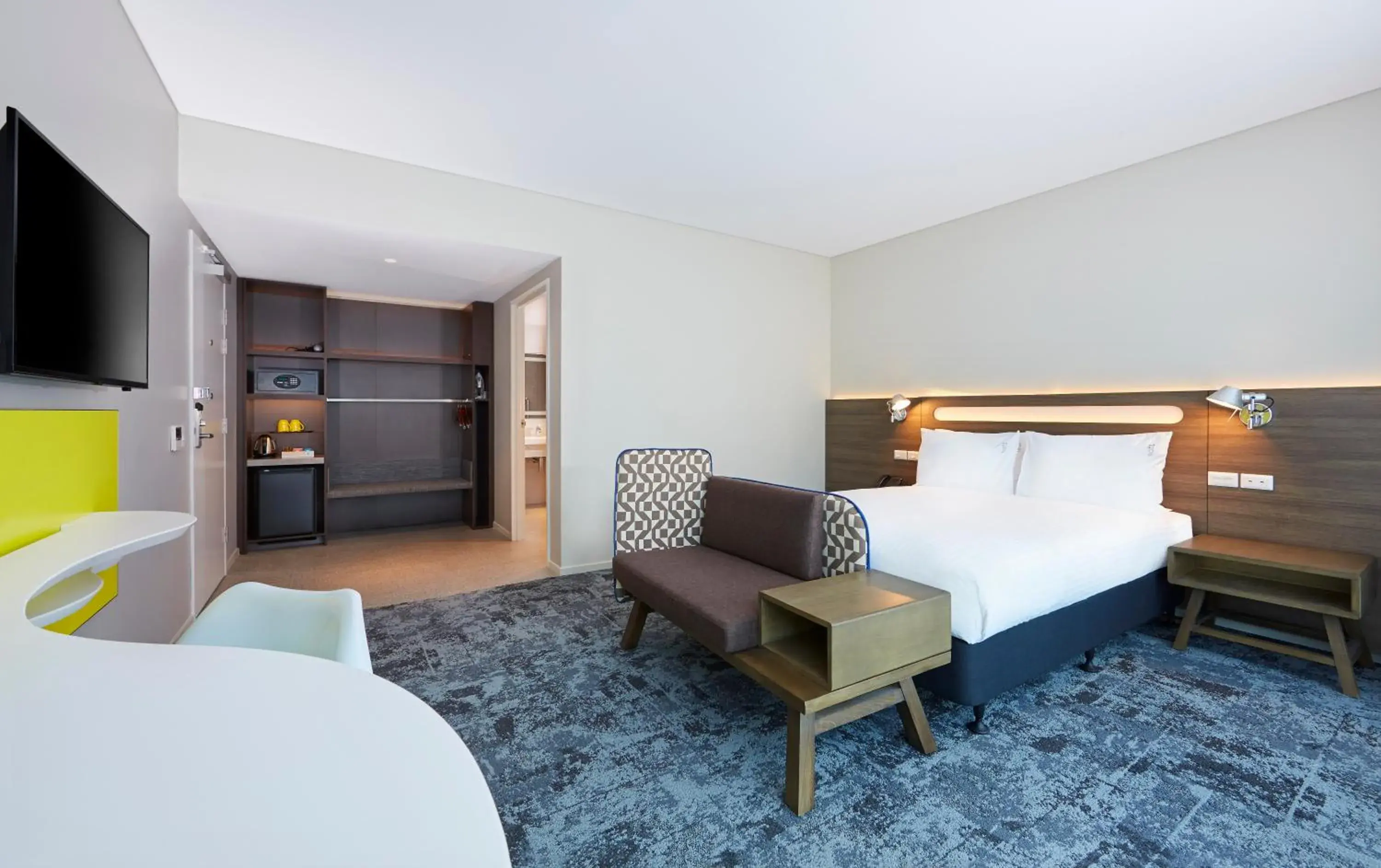 Photo of the whole room, Bed in Holiday Inn Express Brisbane Central by IHG Photo of the whole room, Bed in Holiday Inn Express Brisbane Central by IHG