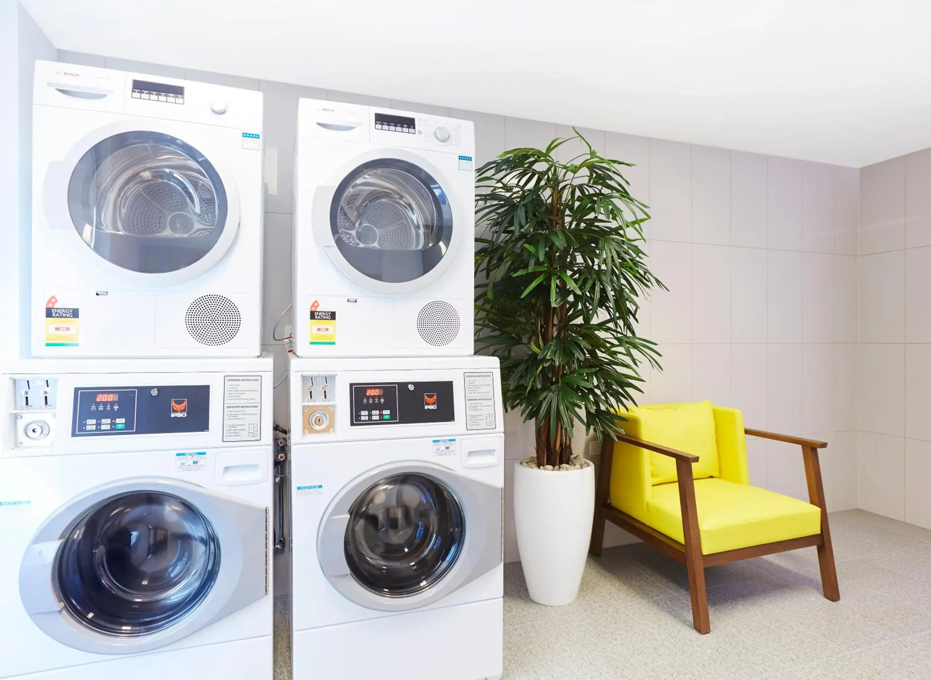 Lobby or reception in Holiday Inn Express Brisbane Central by IHG Lobby or reception in Holiday Inn Express Brisbane Central by IHG