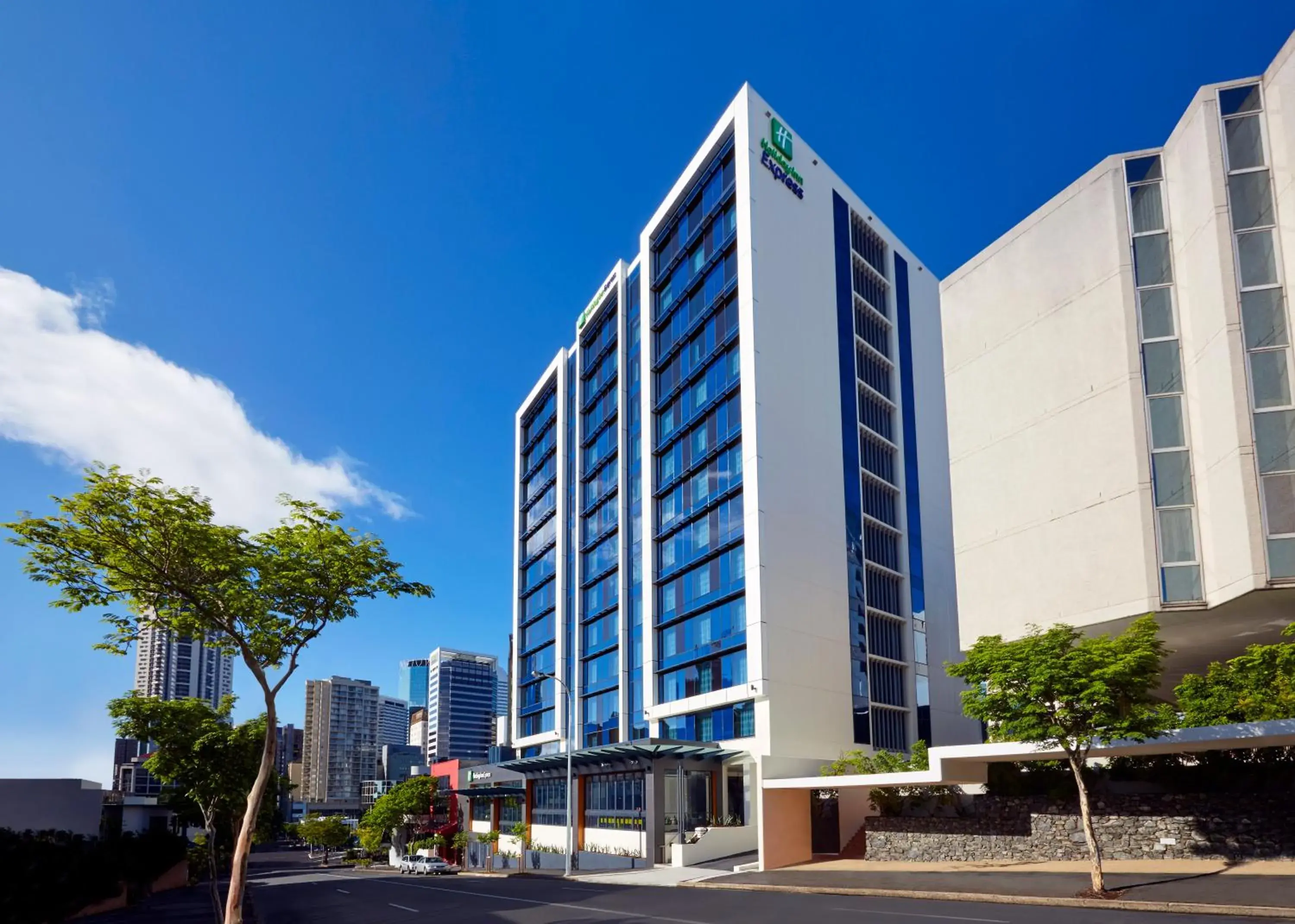 Property building in Holiday Inn Express Brisbane Central by IHG Property building in Holiday Inn Express Brisbane Central by IHG