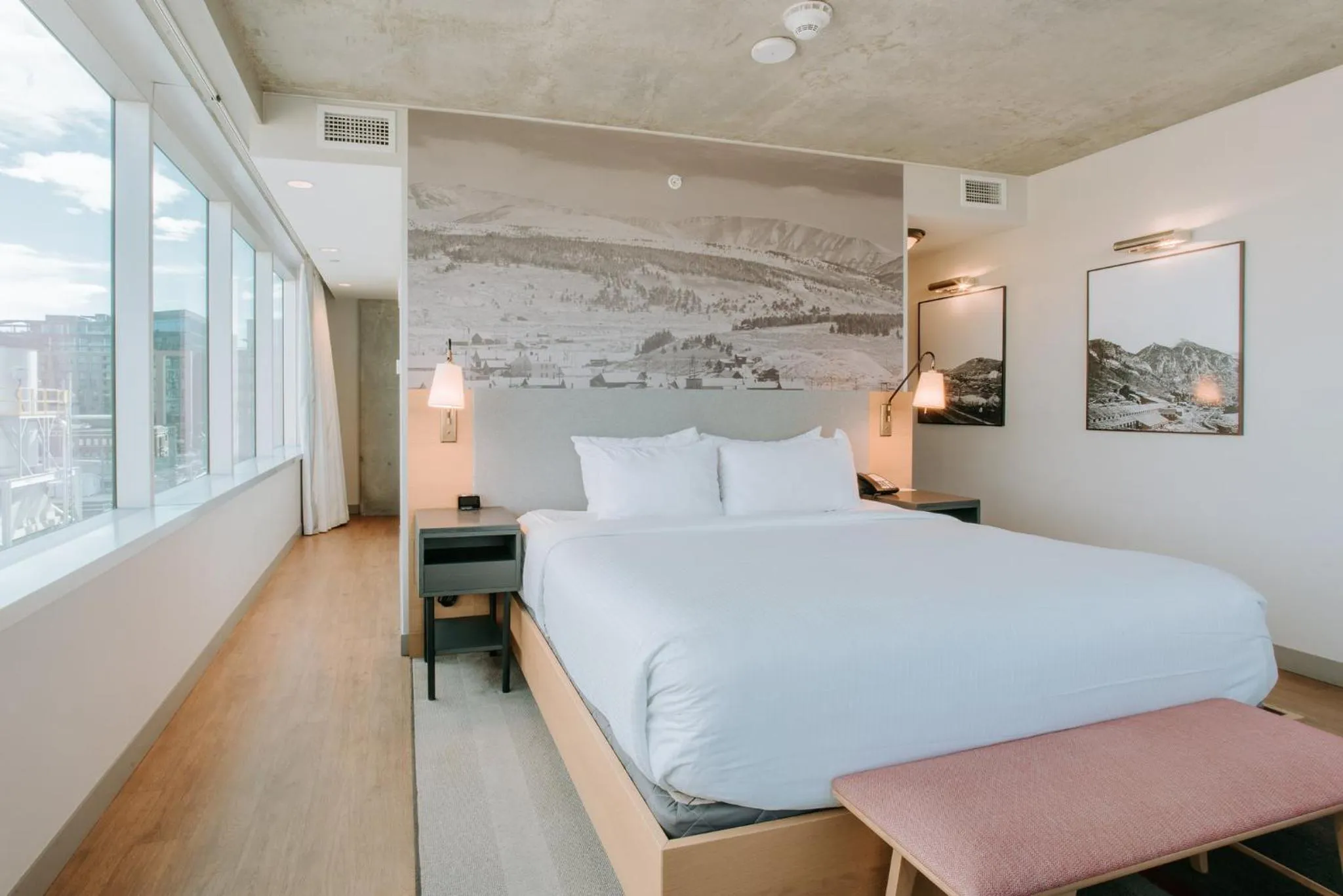 Photo of the whole room, Bed in Hotel Indigo Denver Downtown - Union Station by IHG