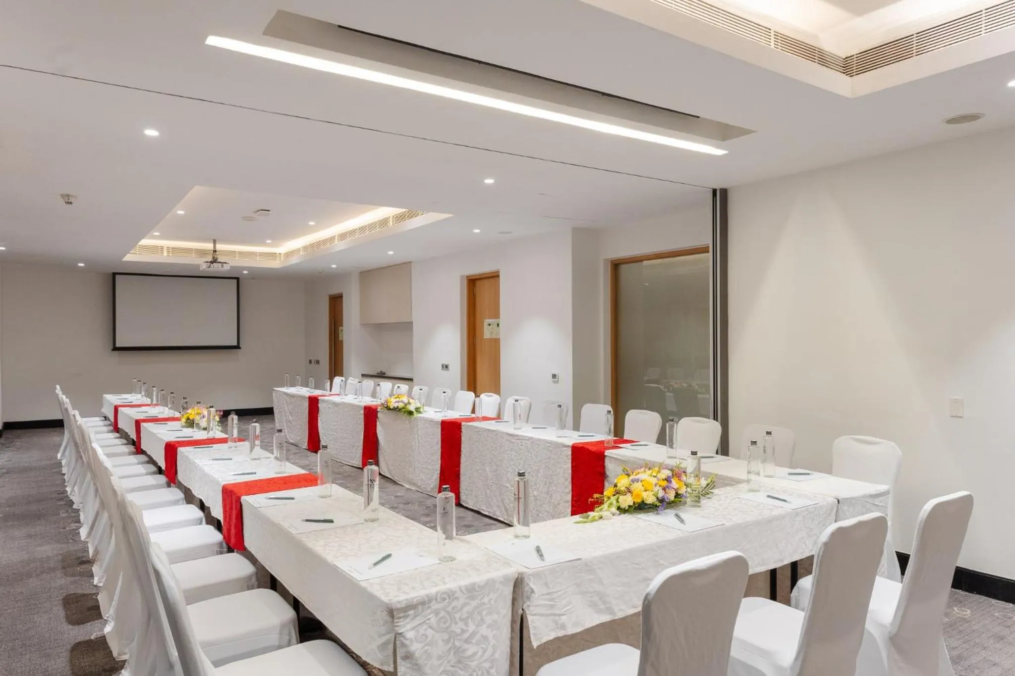 Meeting/conference room in Holiday Inn Chennai OMR IT Expressway by IHG