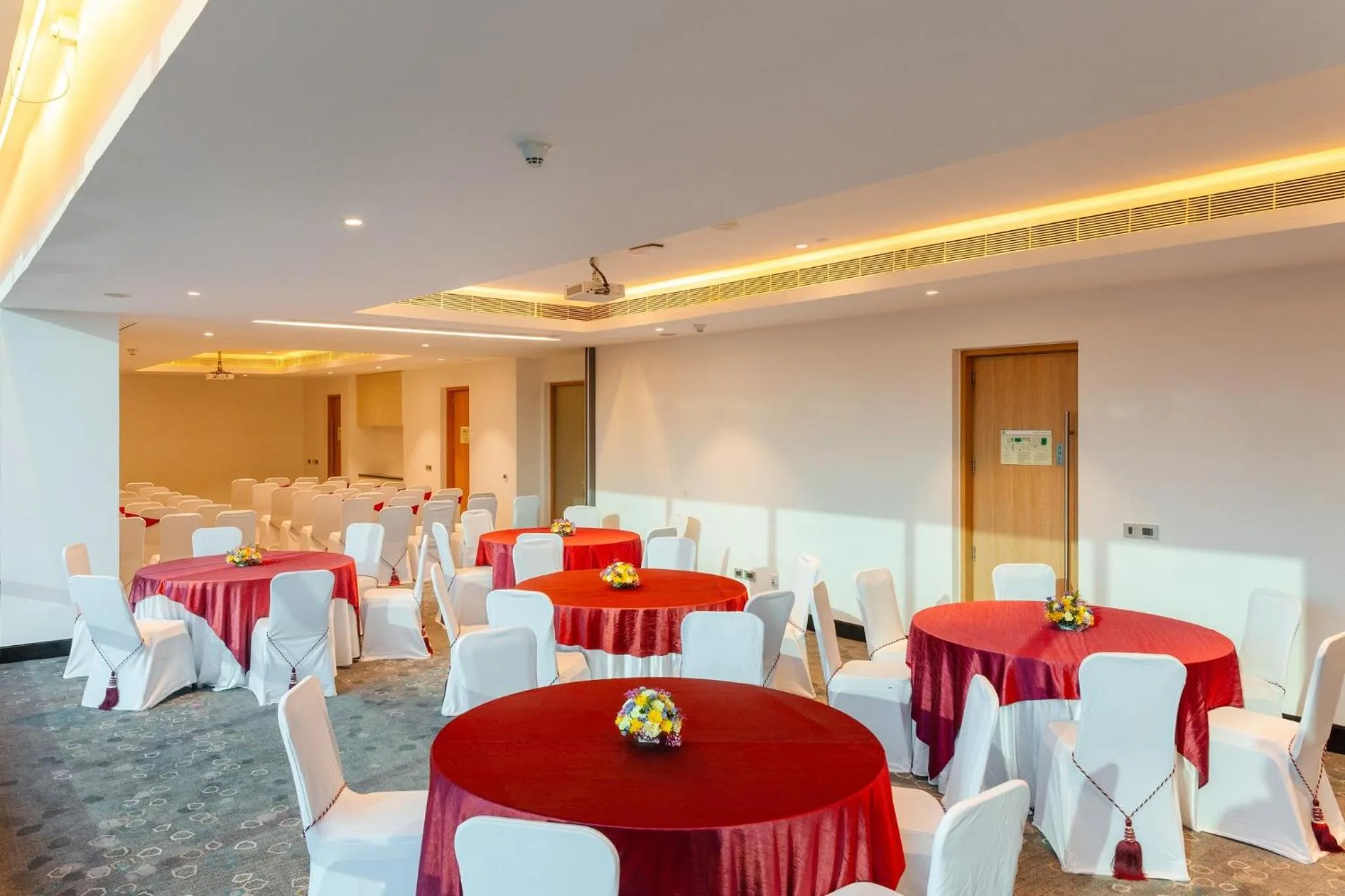 Meeting/conference room in Holiday Inn Chennai OMR IT Expressway by IHG