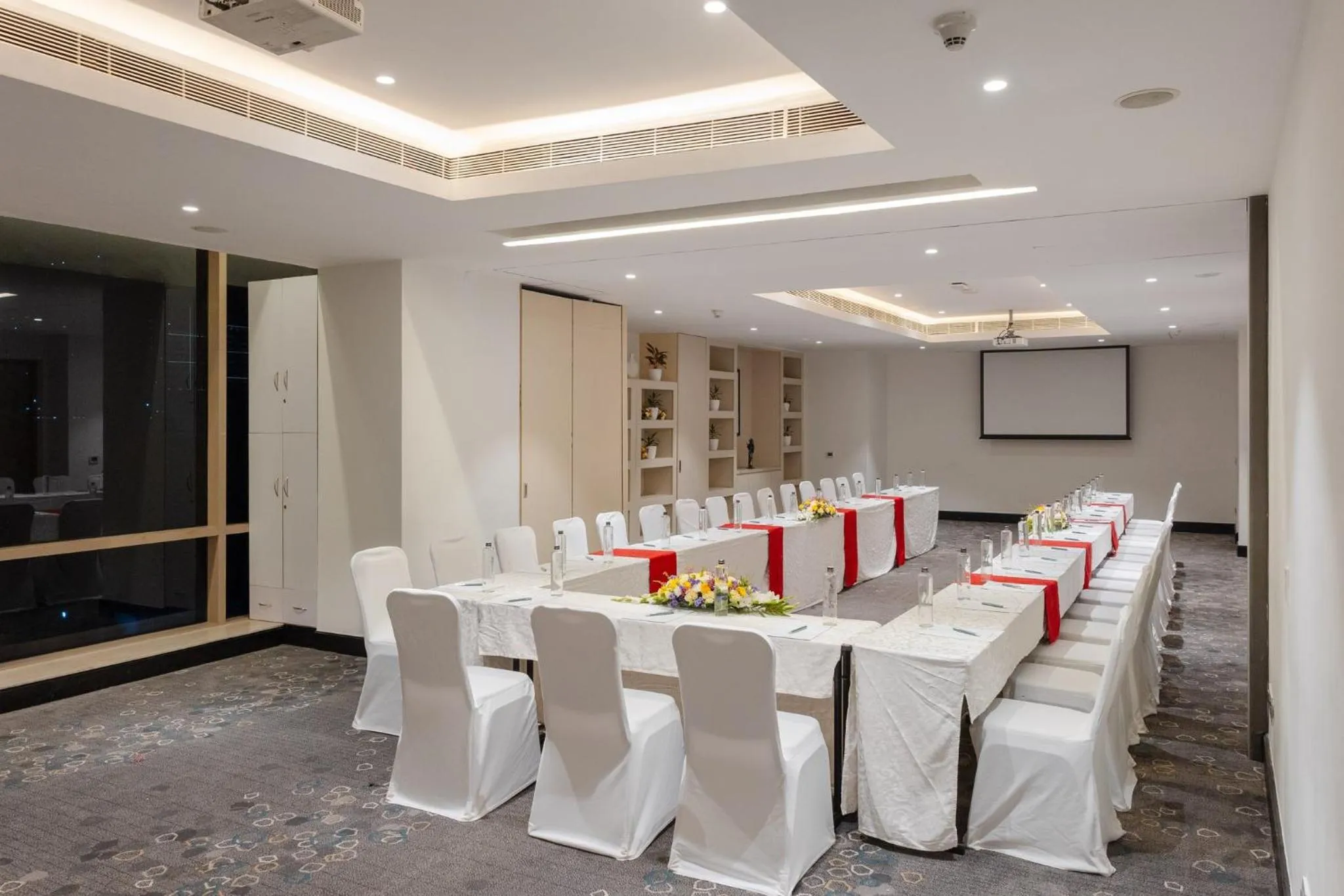Meeting/conference room in Holiday Inn Chennai OMR IT Expressway by IHG