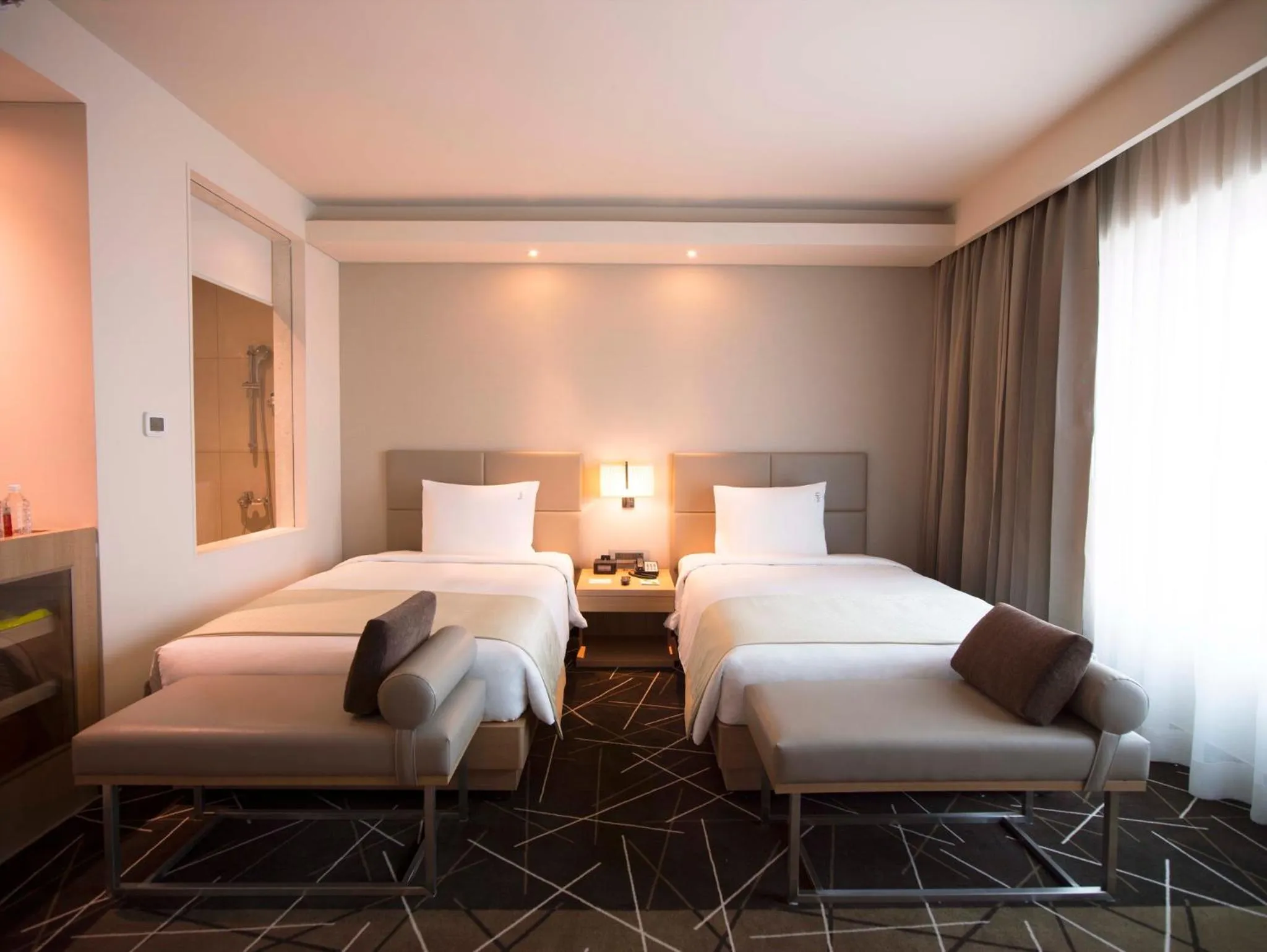 Photo of the whole room, Bed in Holiday Inn Chennai OMR IT Expressway by IHG