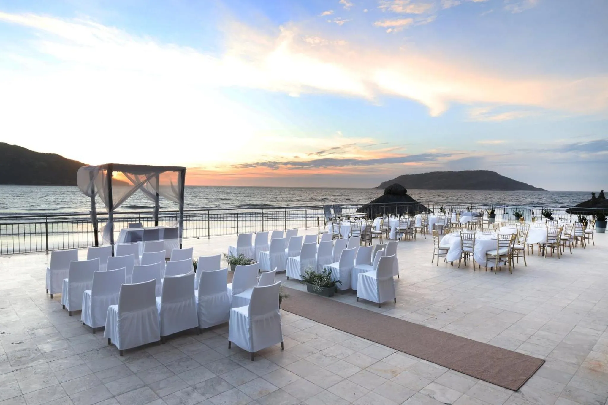 Meeting/conference room in Holiday Inn Resort Mazatlan by IHG
