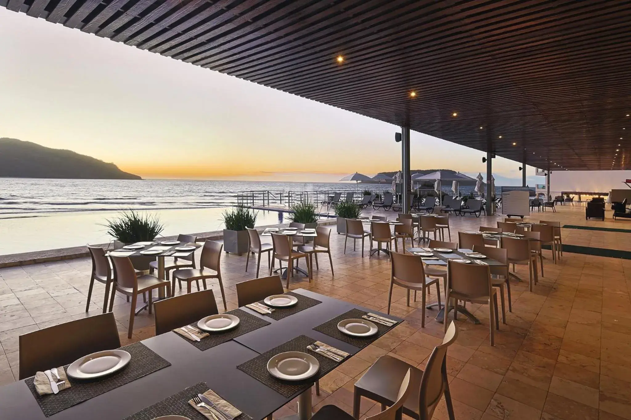 Restaurant/places to eat in Holiday Inn Resort Mazatlan by IHG Restaurant/places to eat in Holiday Inn Resort Mazatlan by IHG
