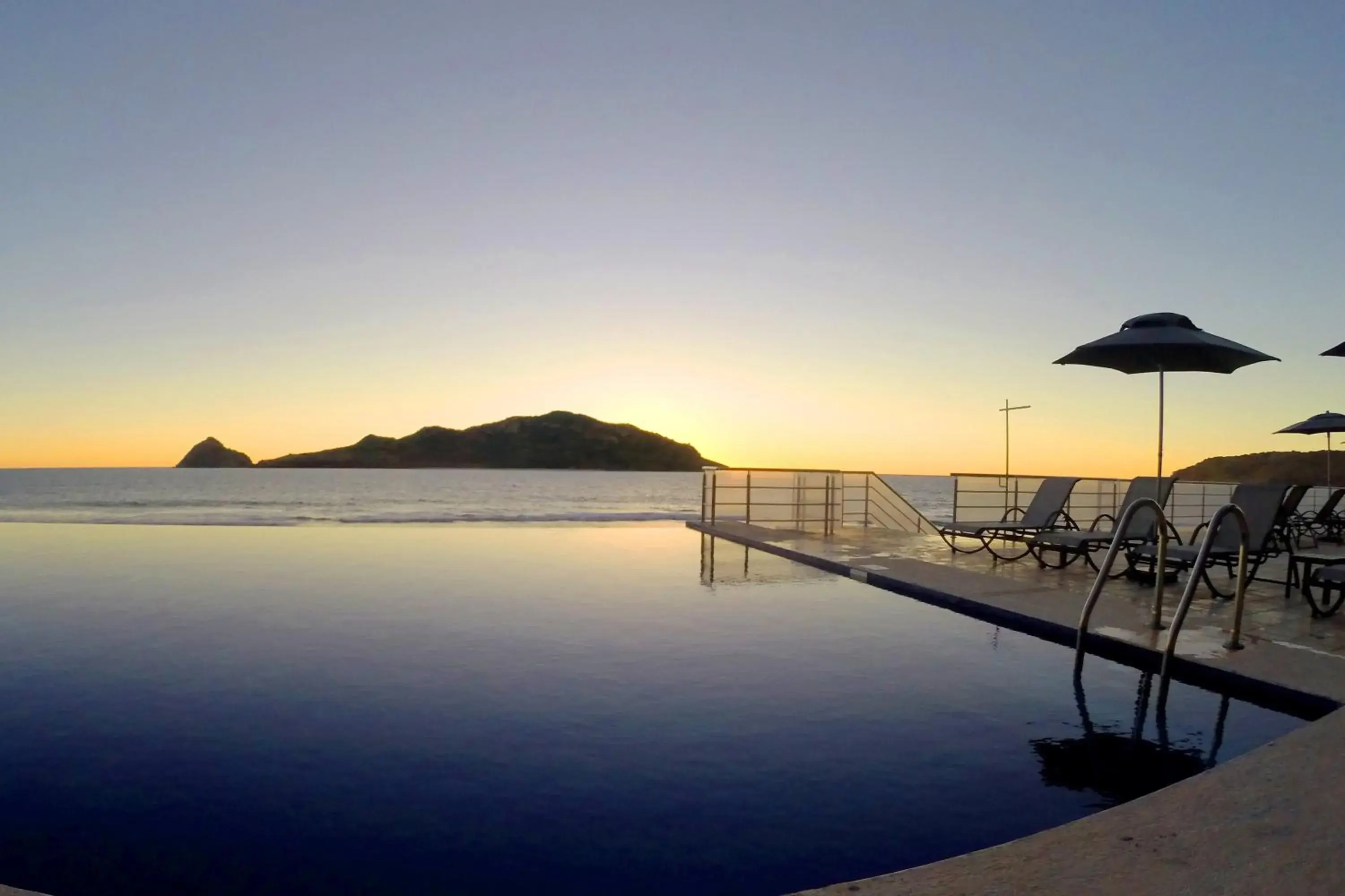 Swimming pool in Holiday Inn Resort Mazatlan by IHG Swimming pool in Holiday Inn Resort Mazatlan by IHG