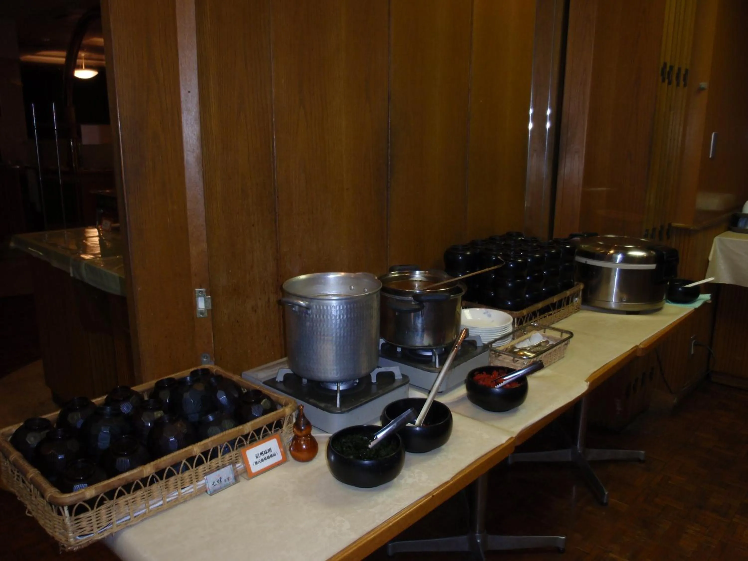 Restaurant/places to eat in Hotel Crown Hills Okaya