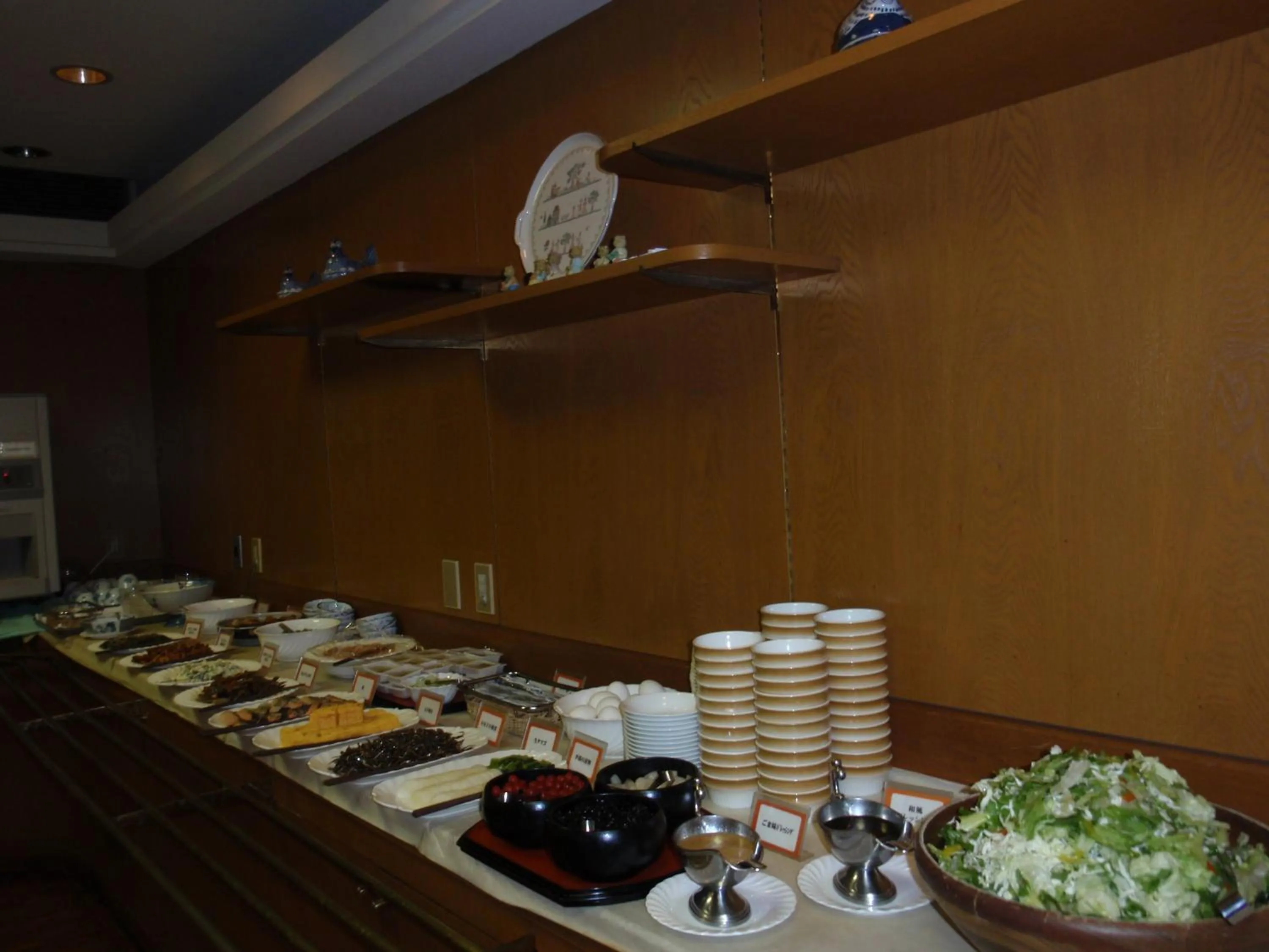 Restaurant/places to eat in Hotel Crown Hills Okaya