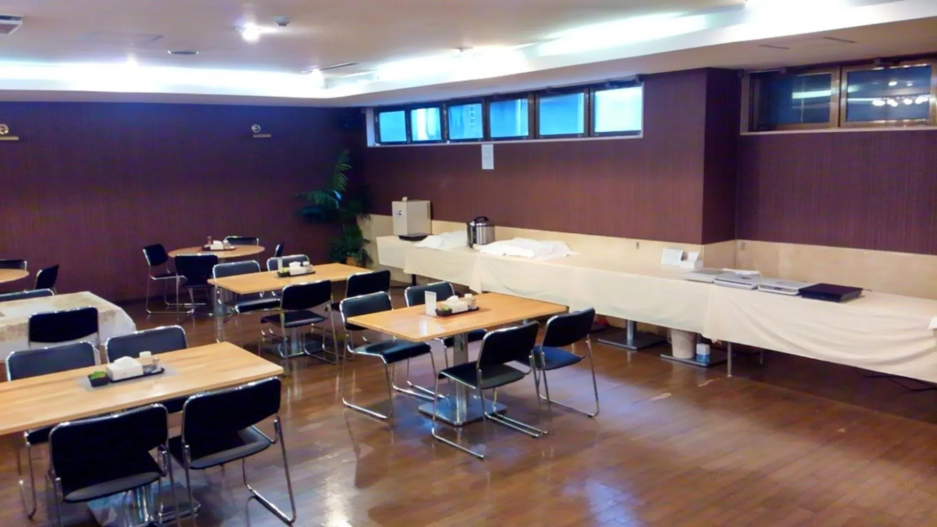 Restaurant/places to eat in Hotel Hitachi Hills