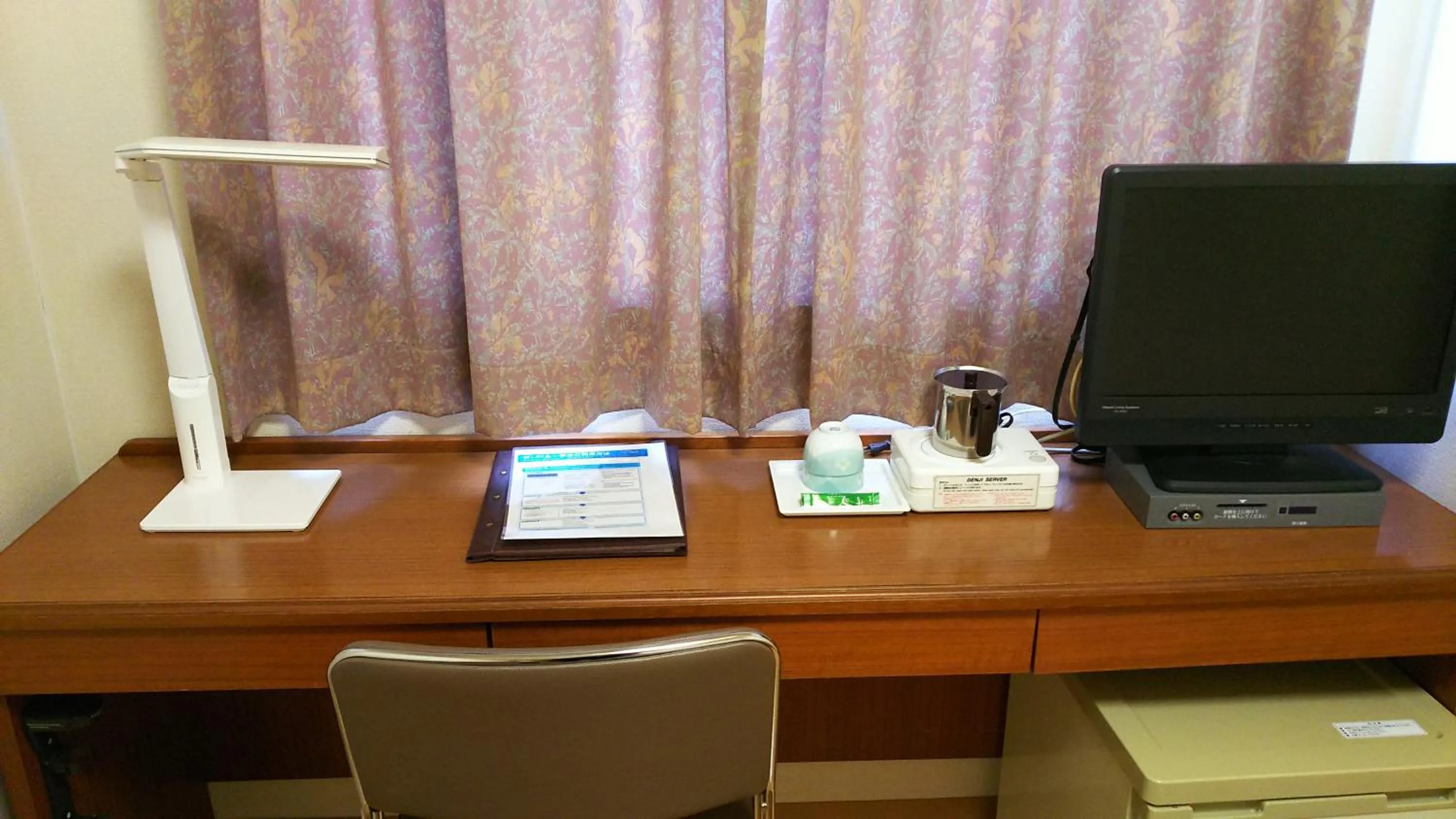 Photo of the whole room in New Central Hotel Katsuta