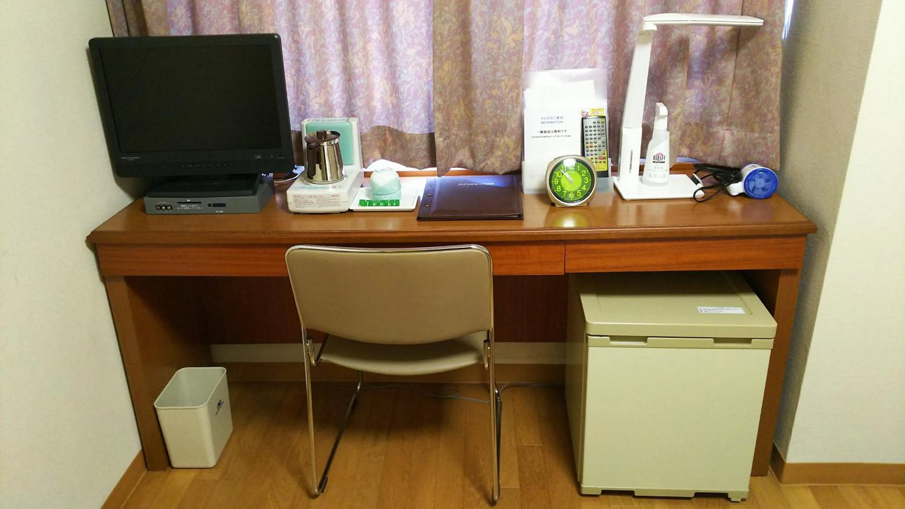 Photo of the whole room in New Central Hotel Katsuta