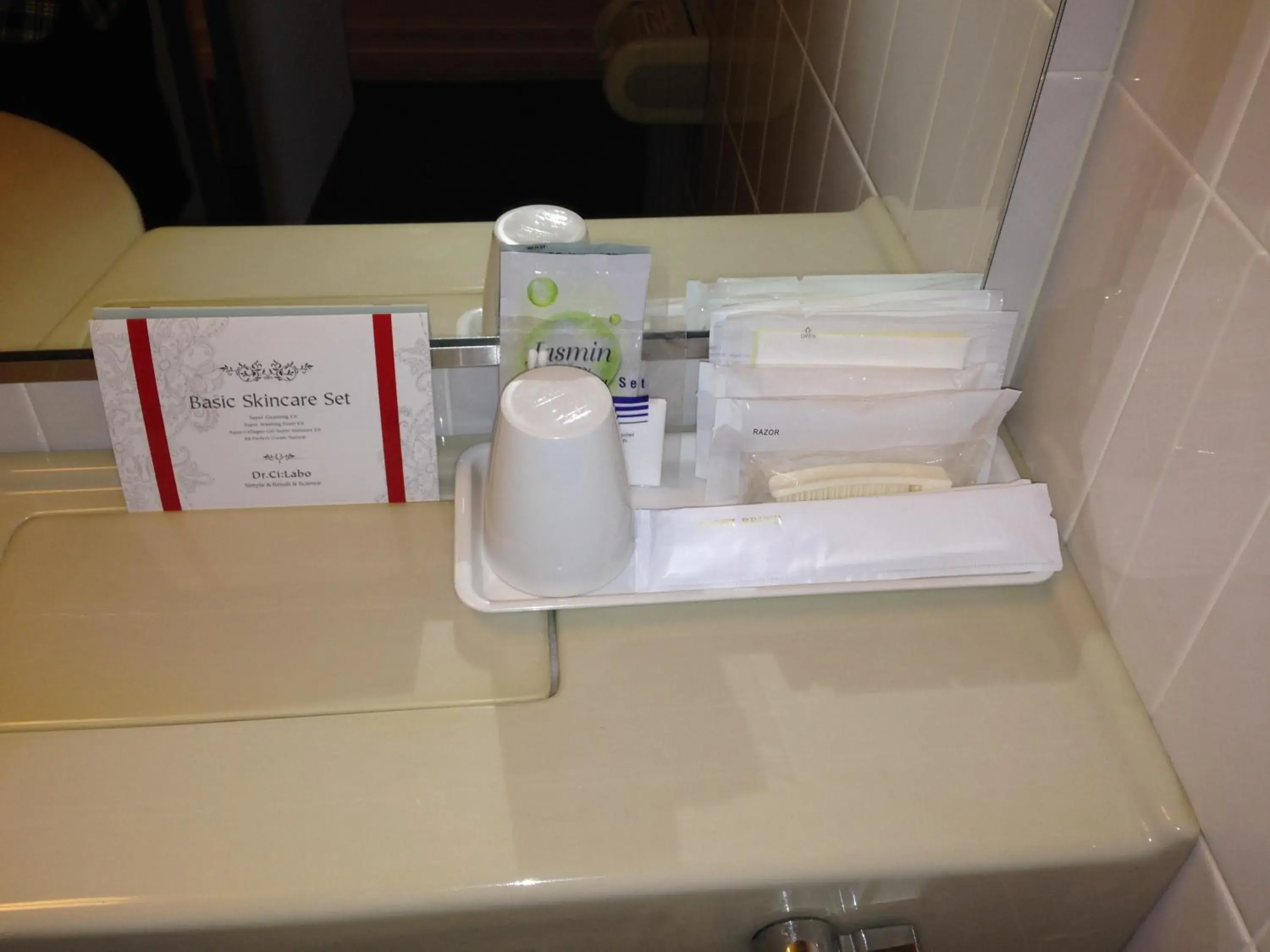 Photo of the whole room in Creston Hotel Photo of the whole room in Creston Hotel