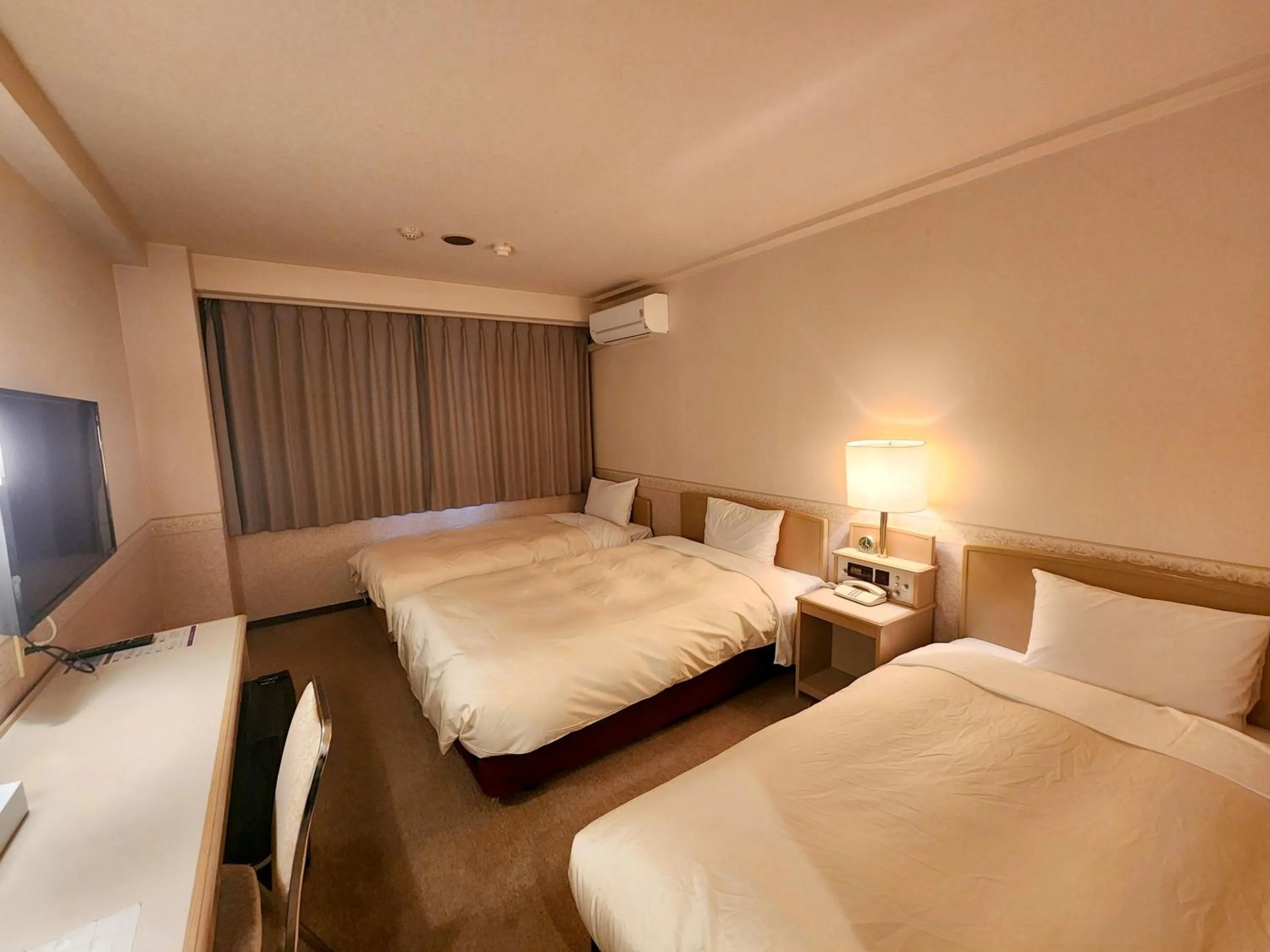 Photo of the whole room, Bed in Hotel Crown Hills Kanazawa