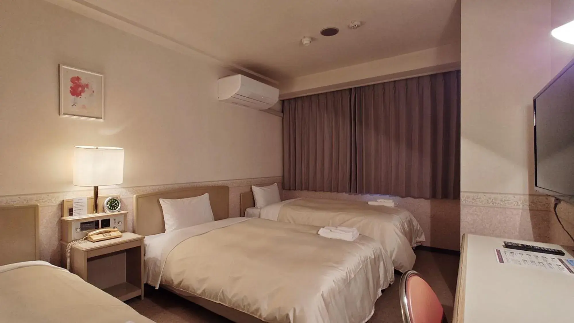 Photo of the whole room, Bed in Hotel Crown Hills Kanazawa Photo of the whole room, Bed in Hotel Crown Hills Kanazawa