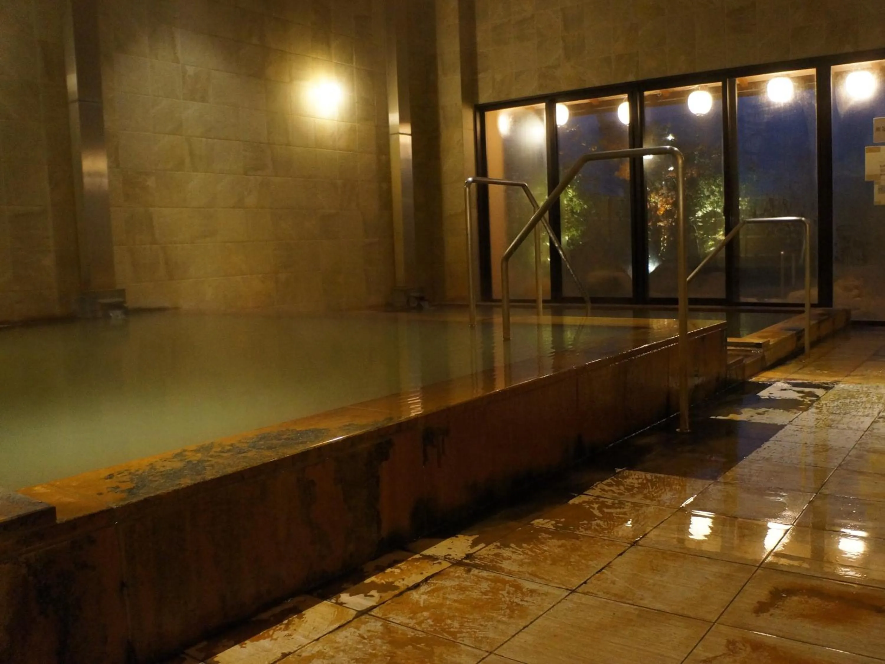 Public Bath in Hotel Kadoman