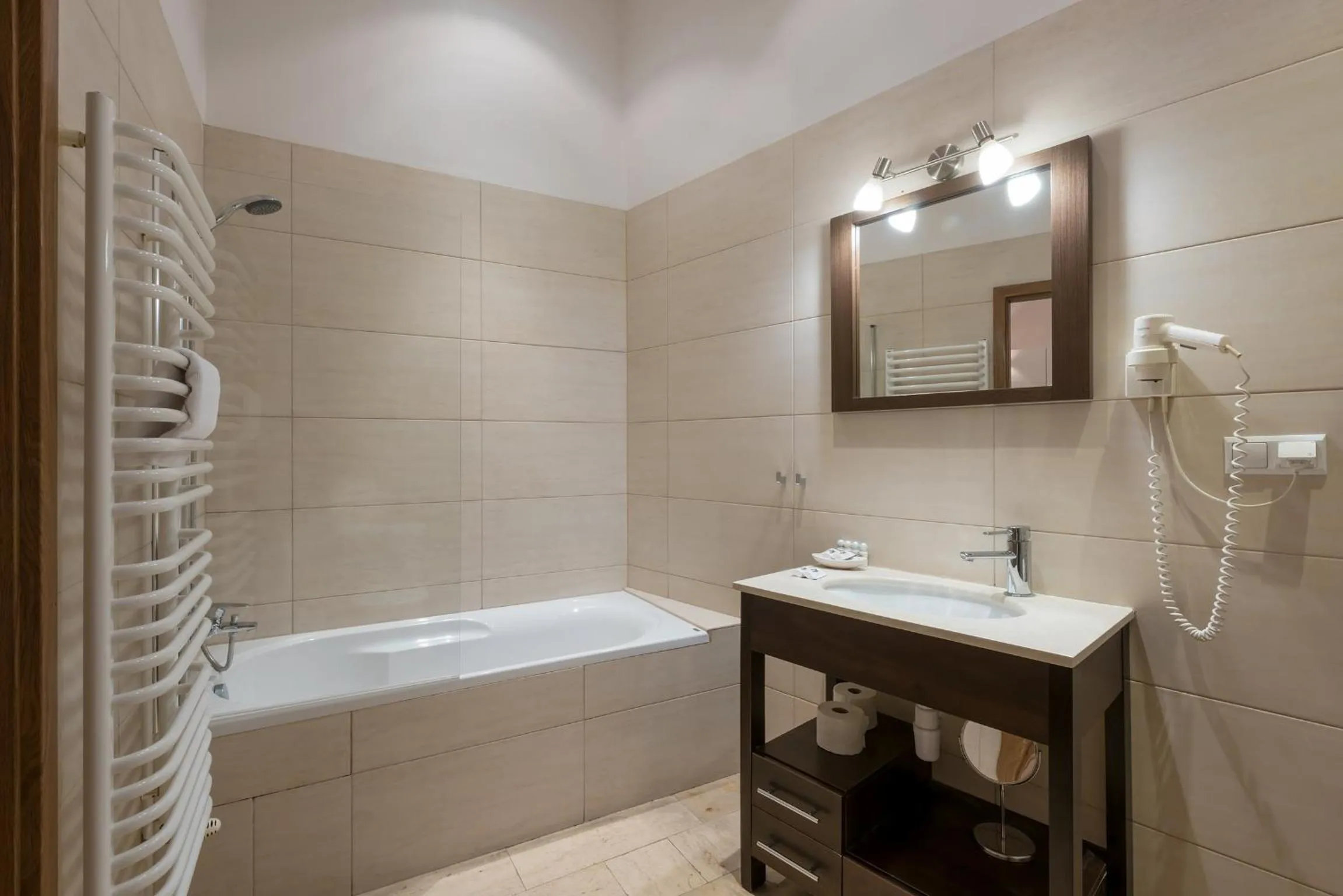 Bathroom in Krakow For You Main Square Apartments