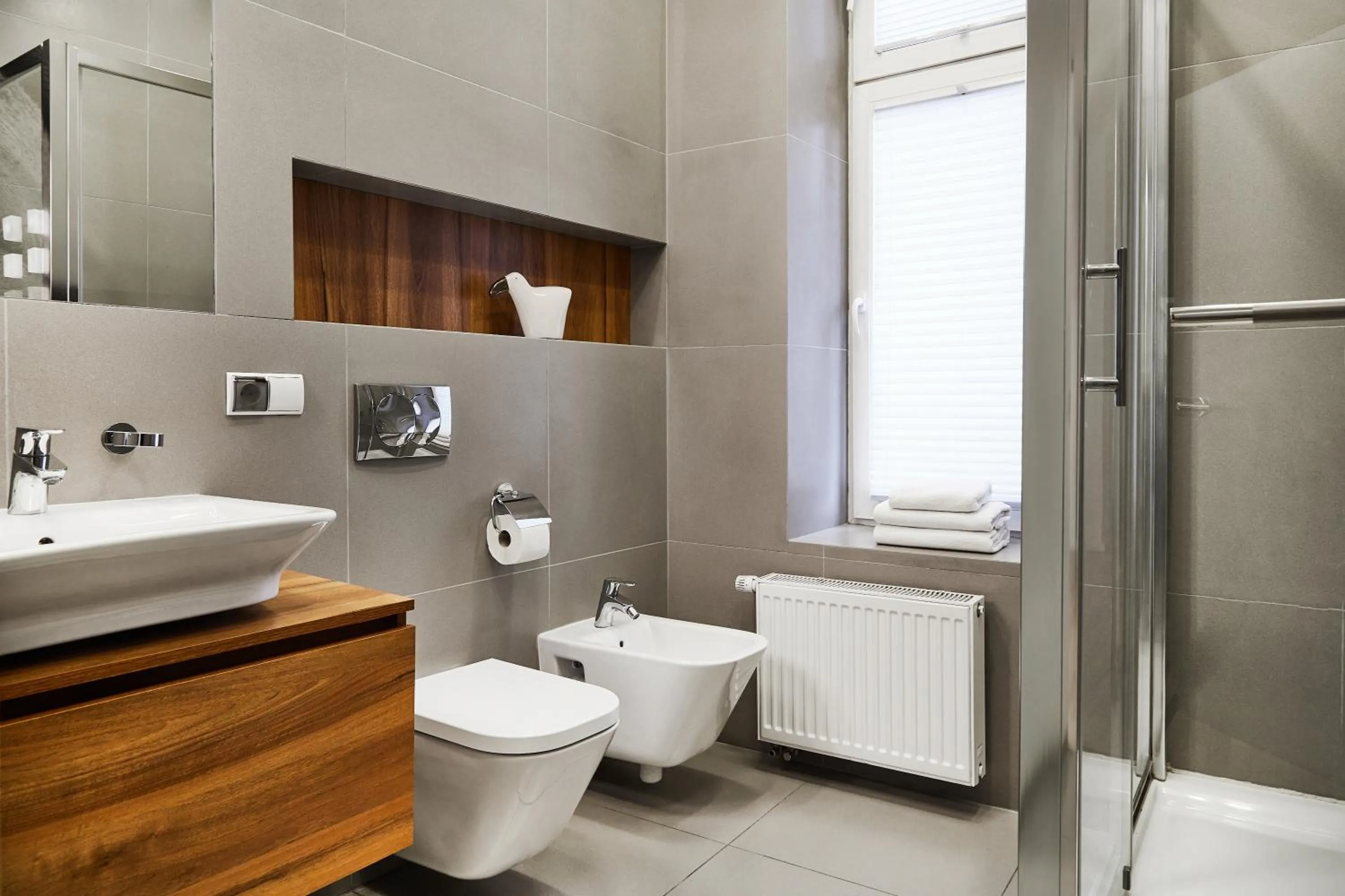 Shower in Krakow For You Main Square Apartments