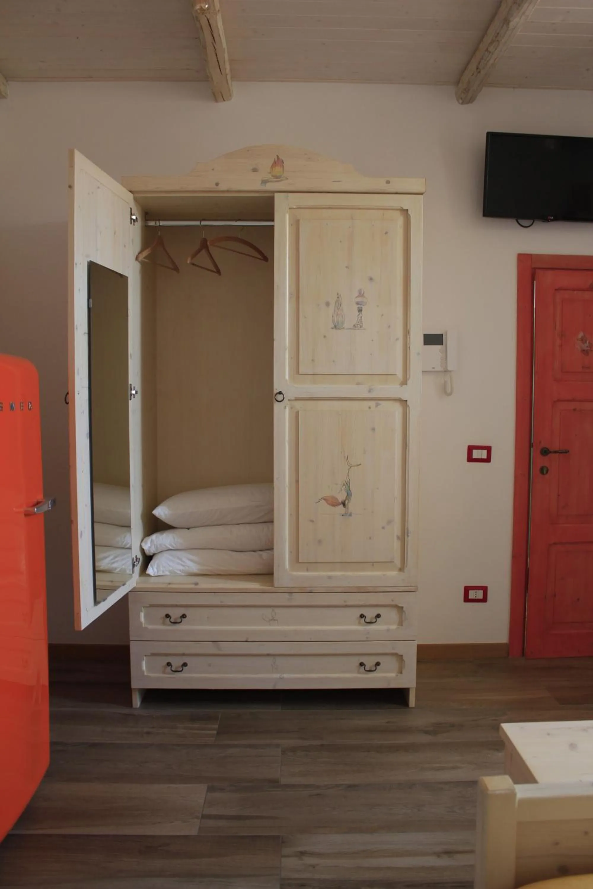 Decorative detail, Bed in Elementa