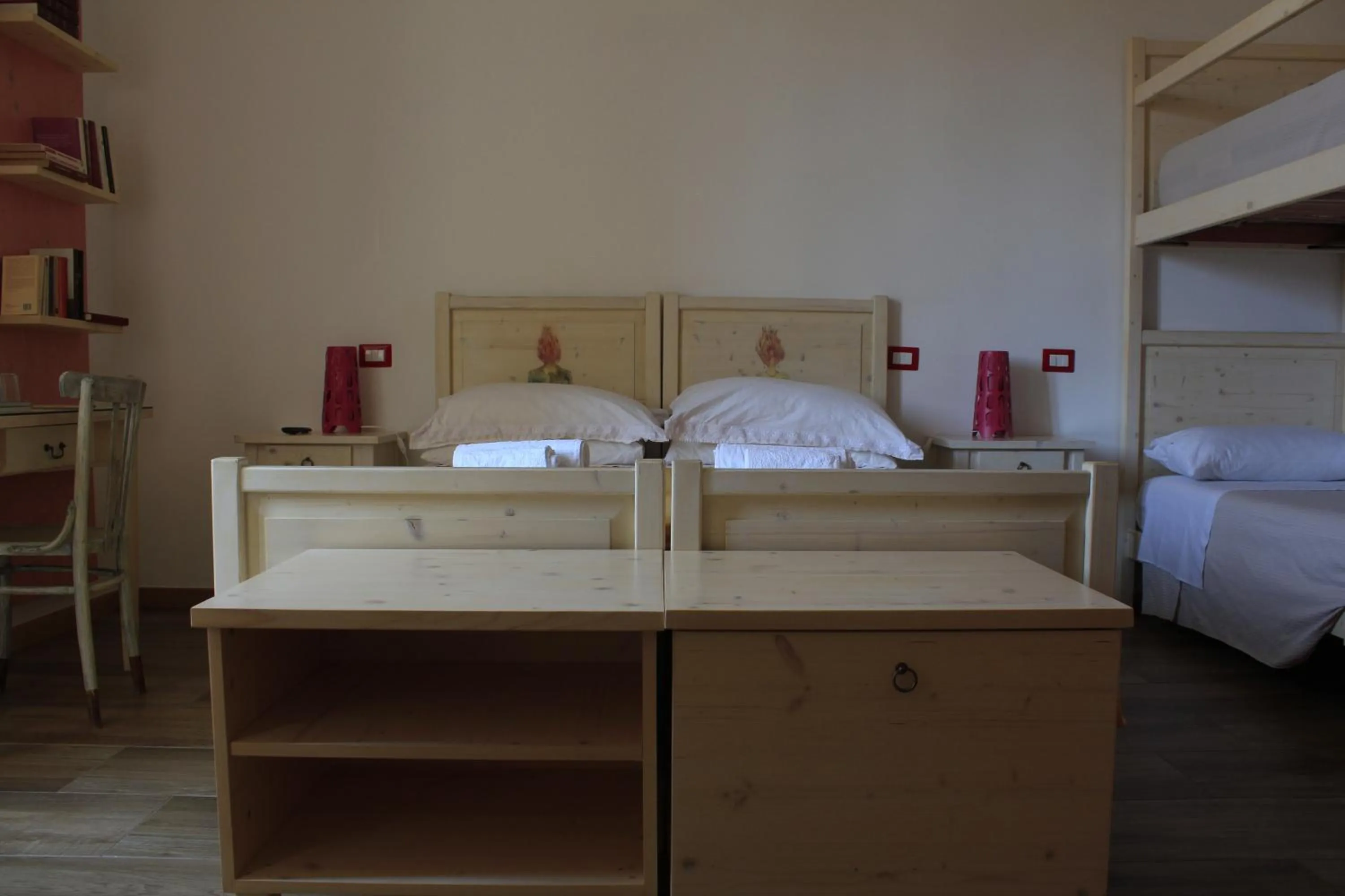 Photo of the whole room, Bed in Elementa