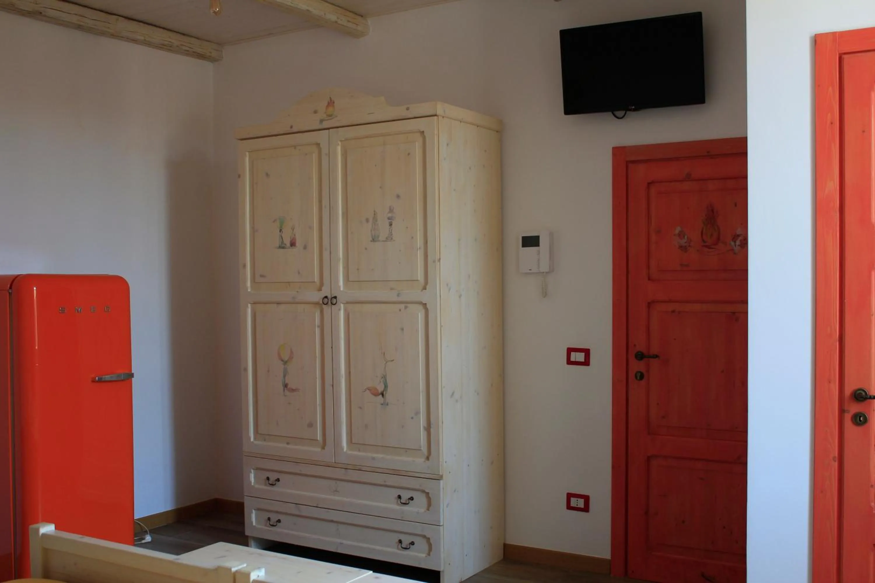 TV and multimedia in Elementa