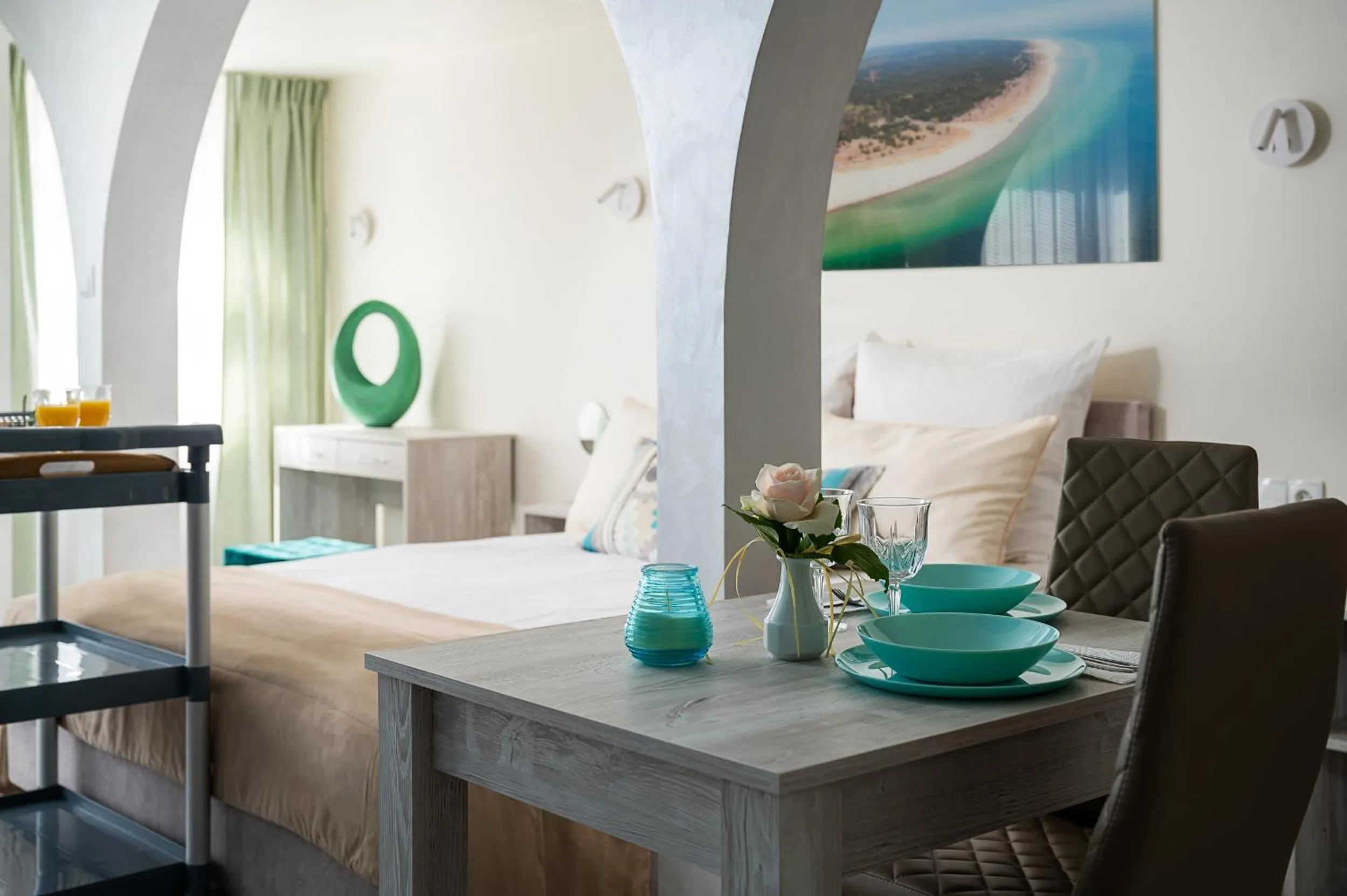 Living room, Bed in Kameralny Aparthotel Elegante Władysławowo - Adults Only