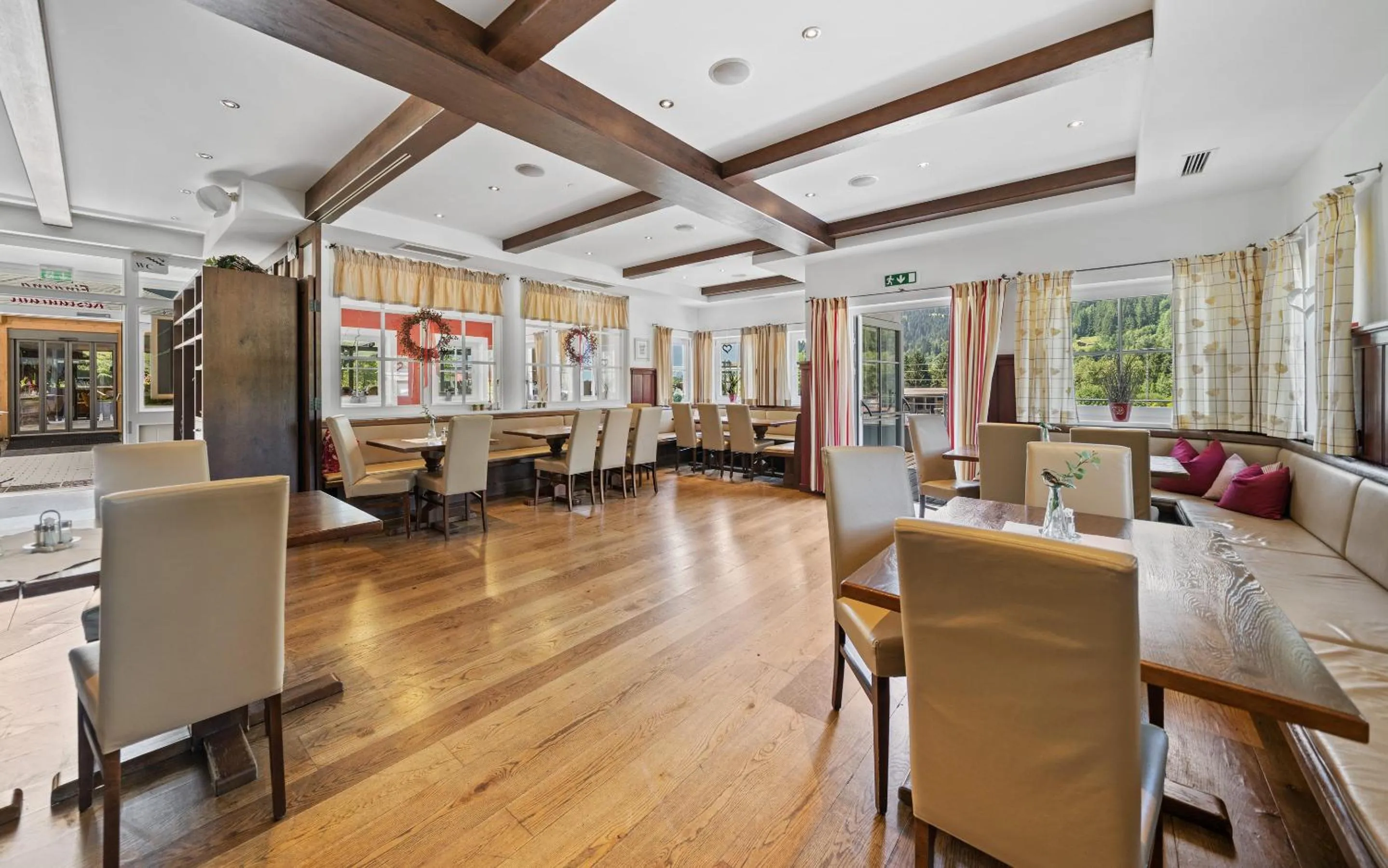 Restaurant/places to eat in Landhotel Berger