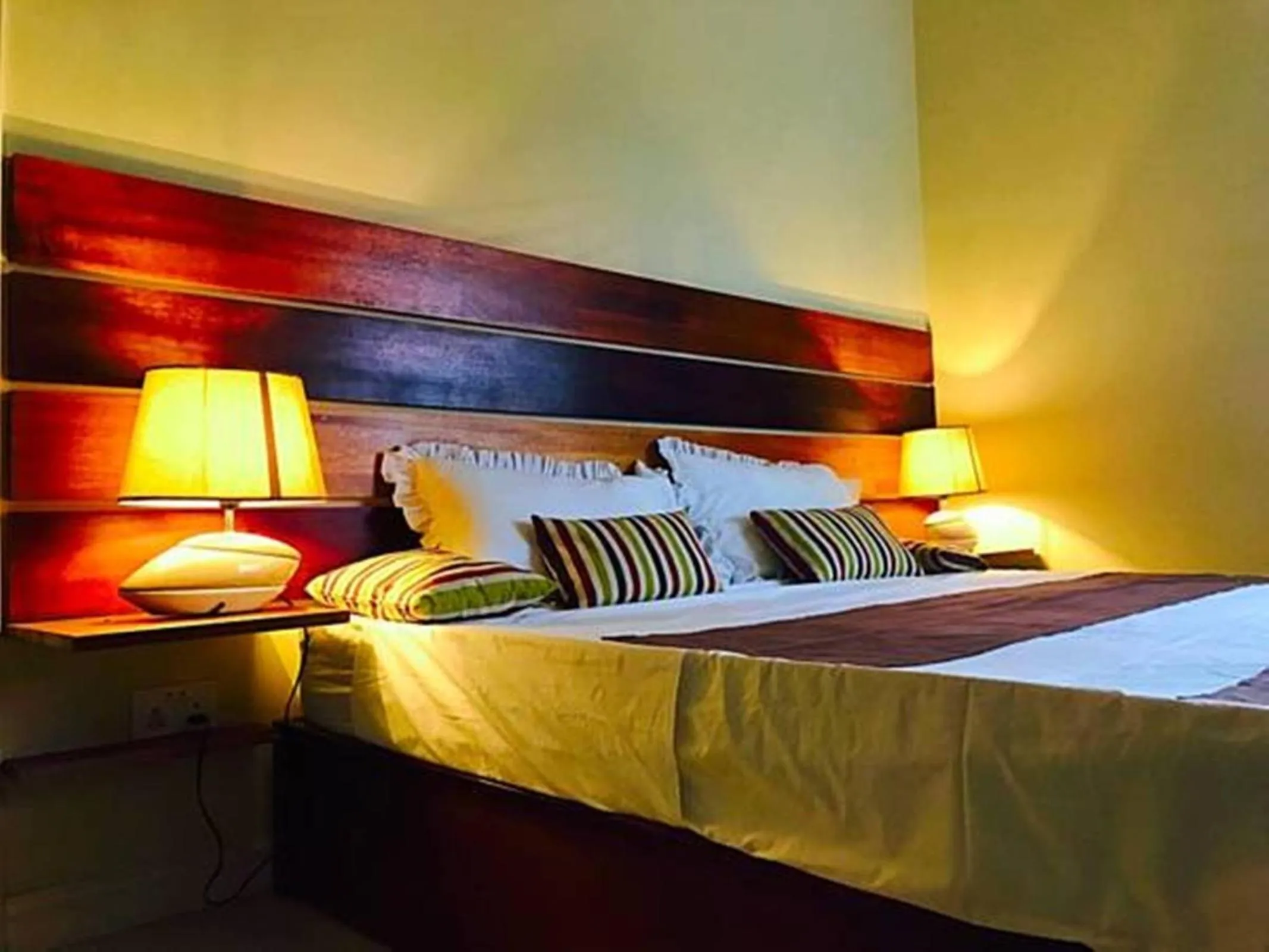 Decorative detail, Bed in Sugar Reef West Coast