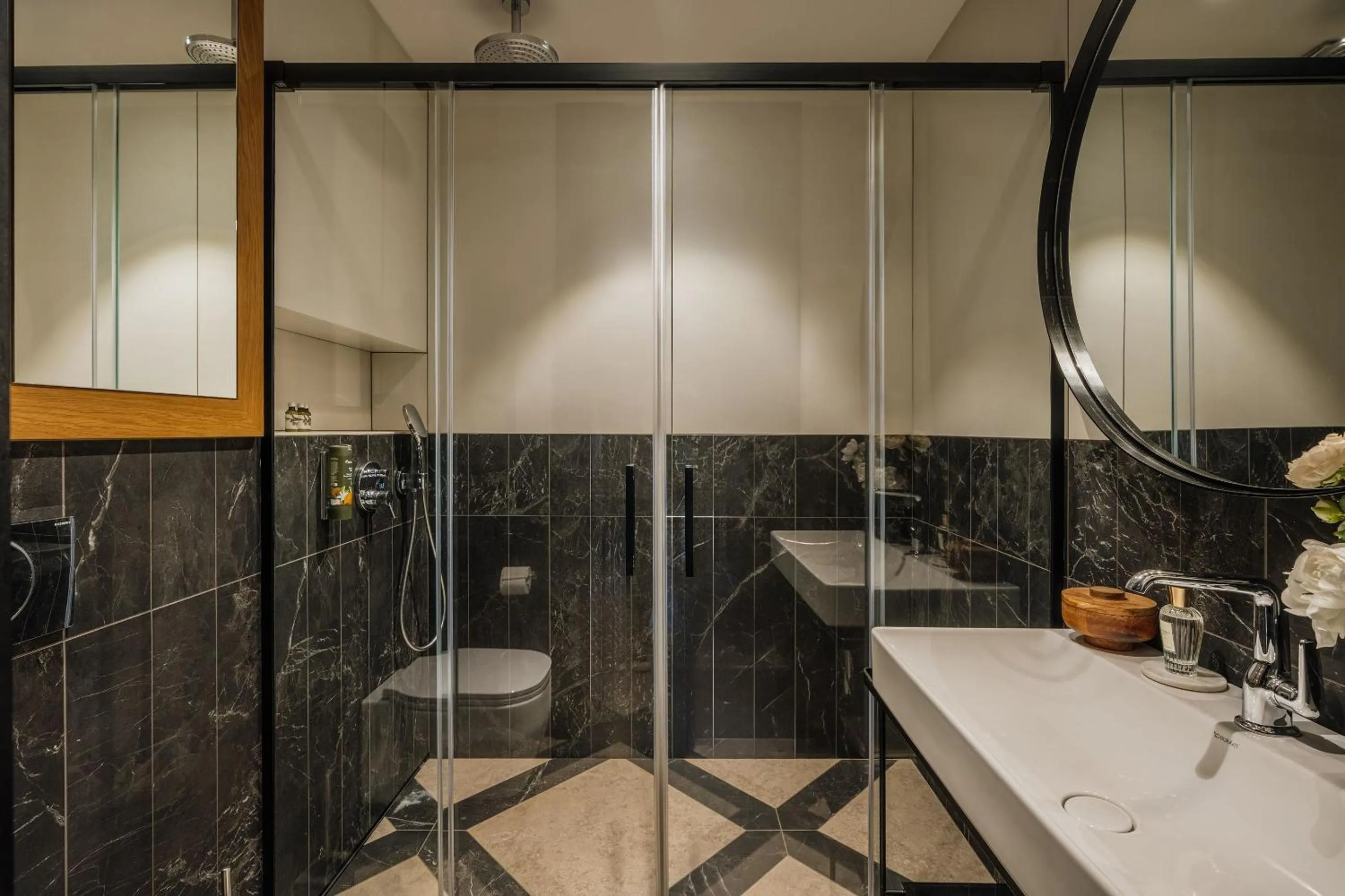 Shower in Stradom 15 - LoftAffair Collection