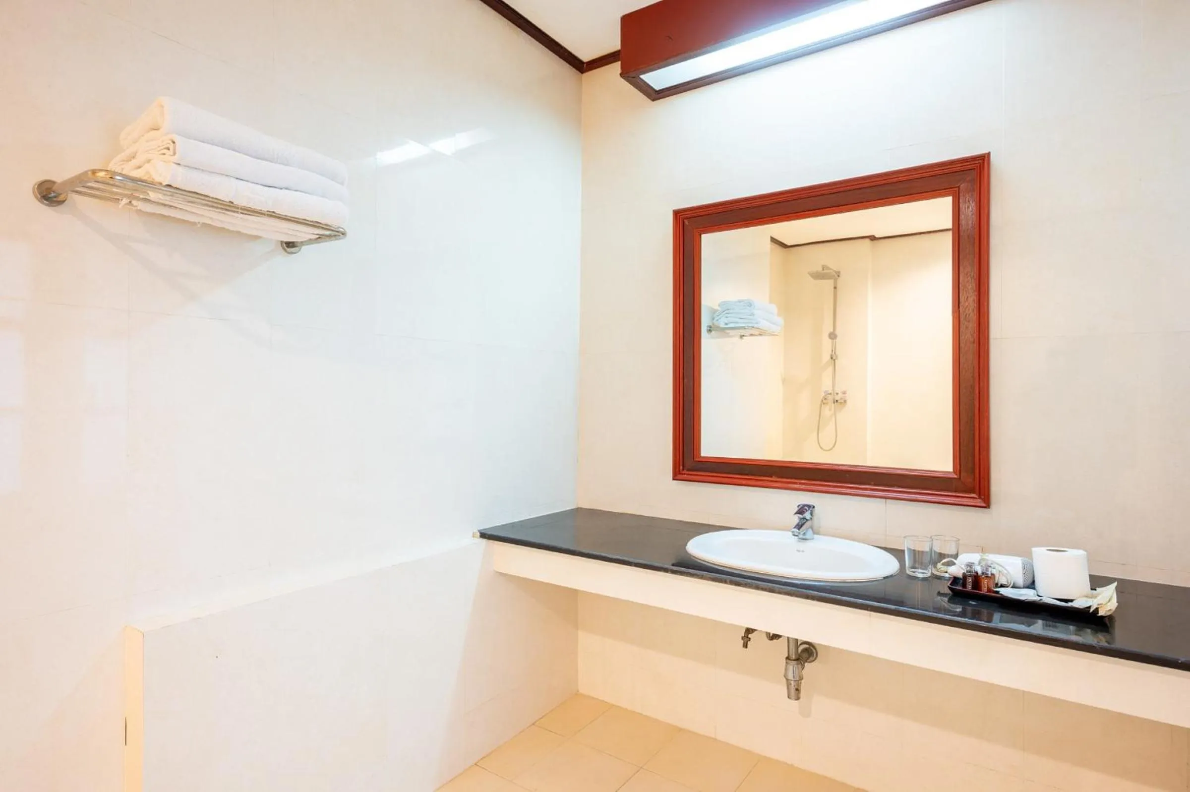 Bathroom in The President Hotel at Chokchai 4