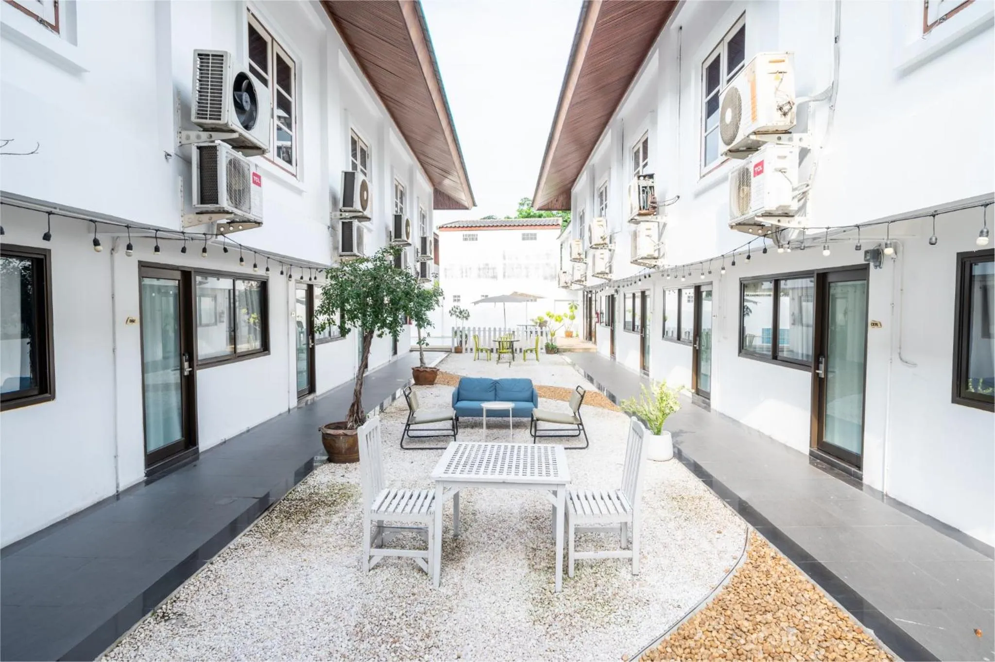 Patio in The President Hotel at Chokchai 4