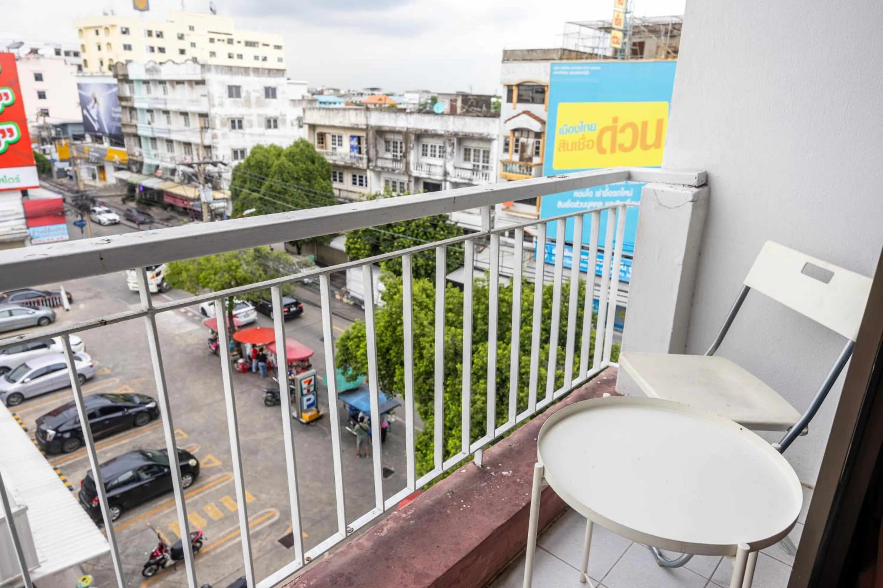 Property building in The President Hotel at Chokchai 4