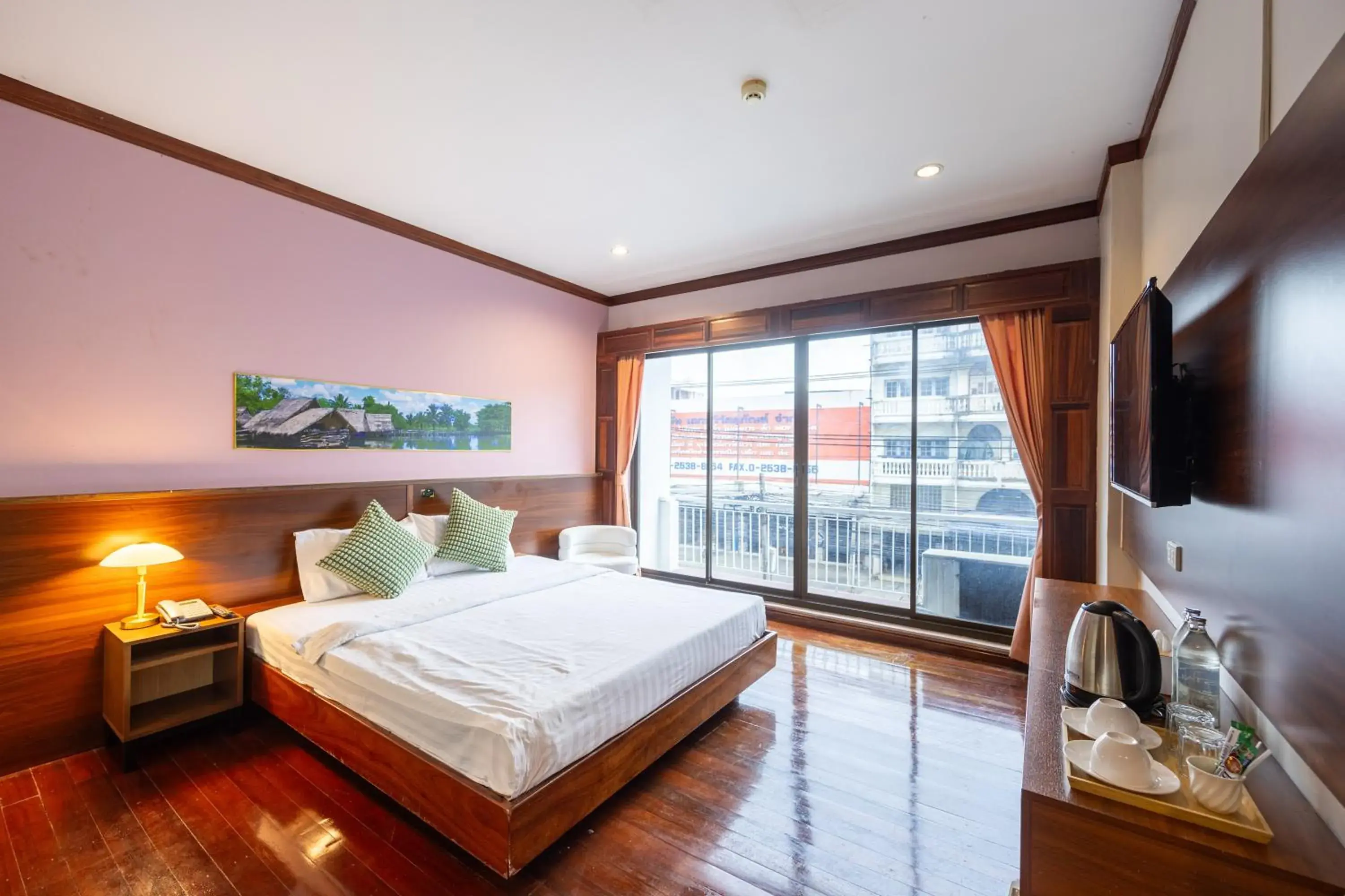 Deluxe King Room in The President Hotel at Chokchai 4 Deluxe King Room in The President Hotel at Chokchai 4