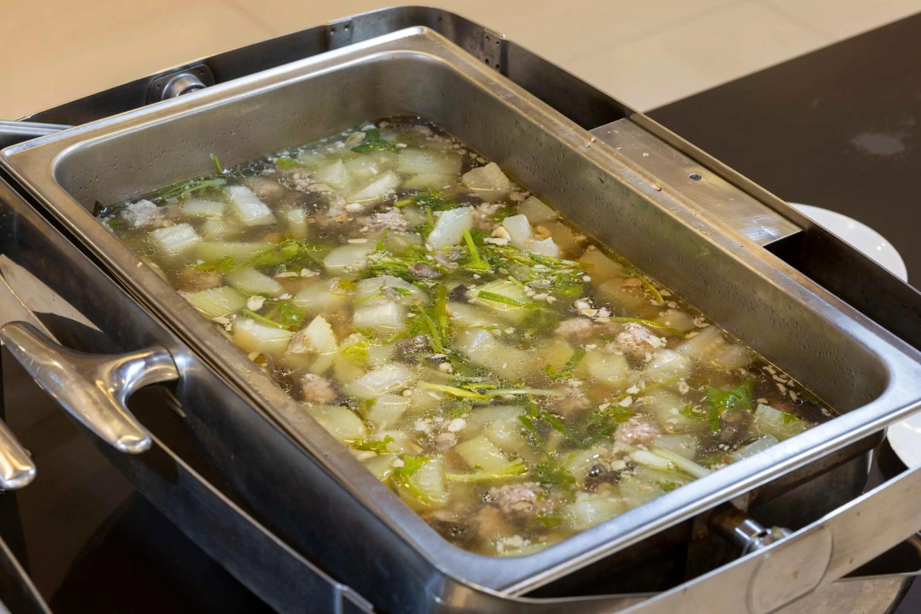 Food and drinks in The President Hotel at Chokchai 4