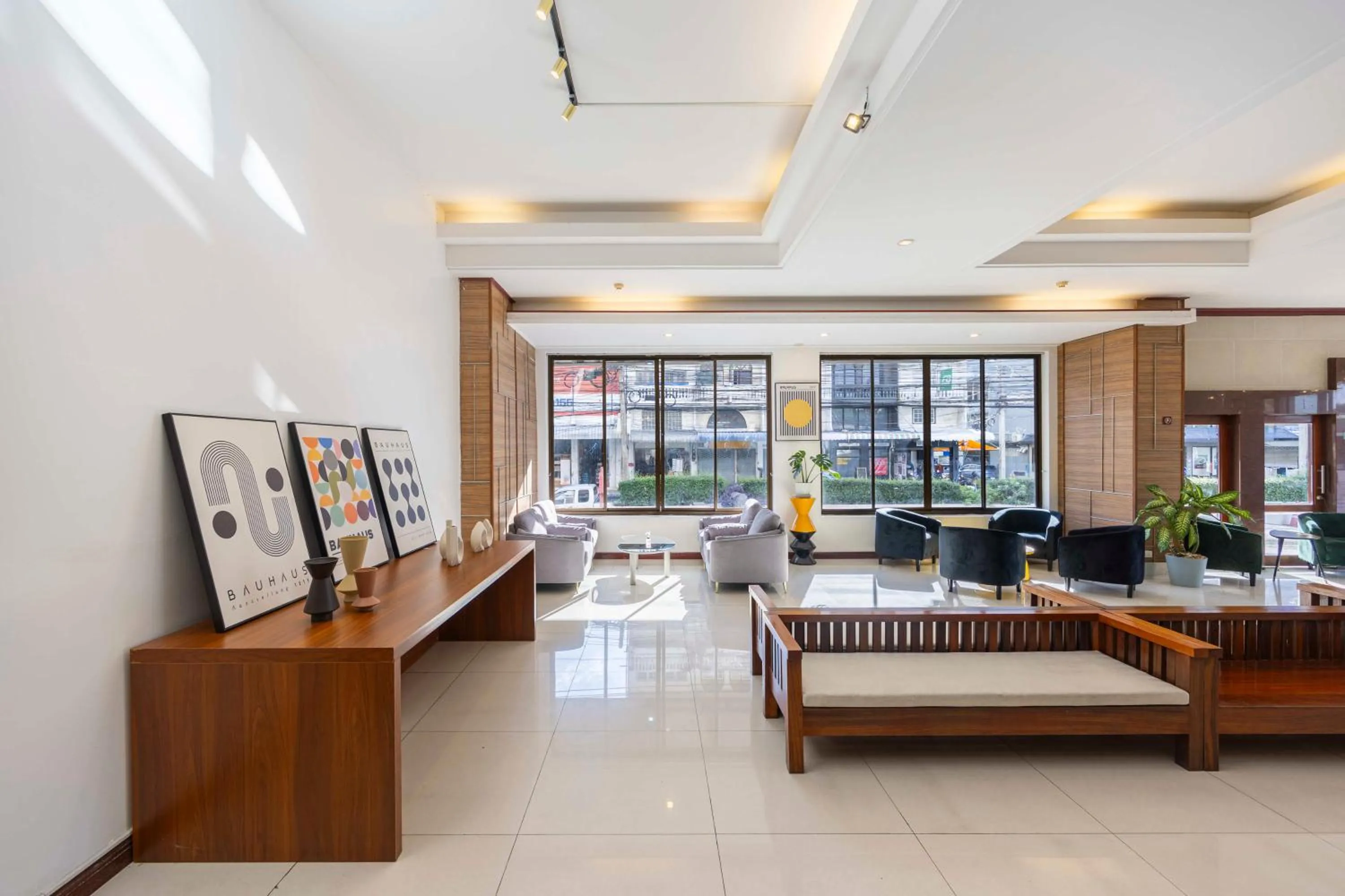 Seating area in The President Hotel at Chokchai 4