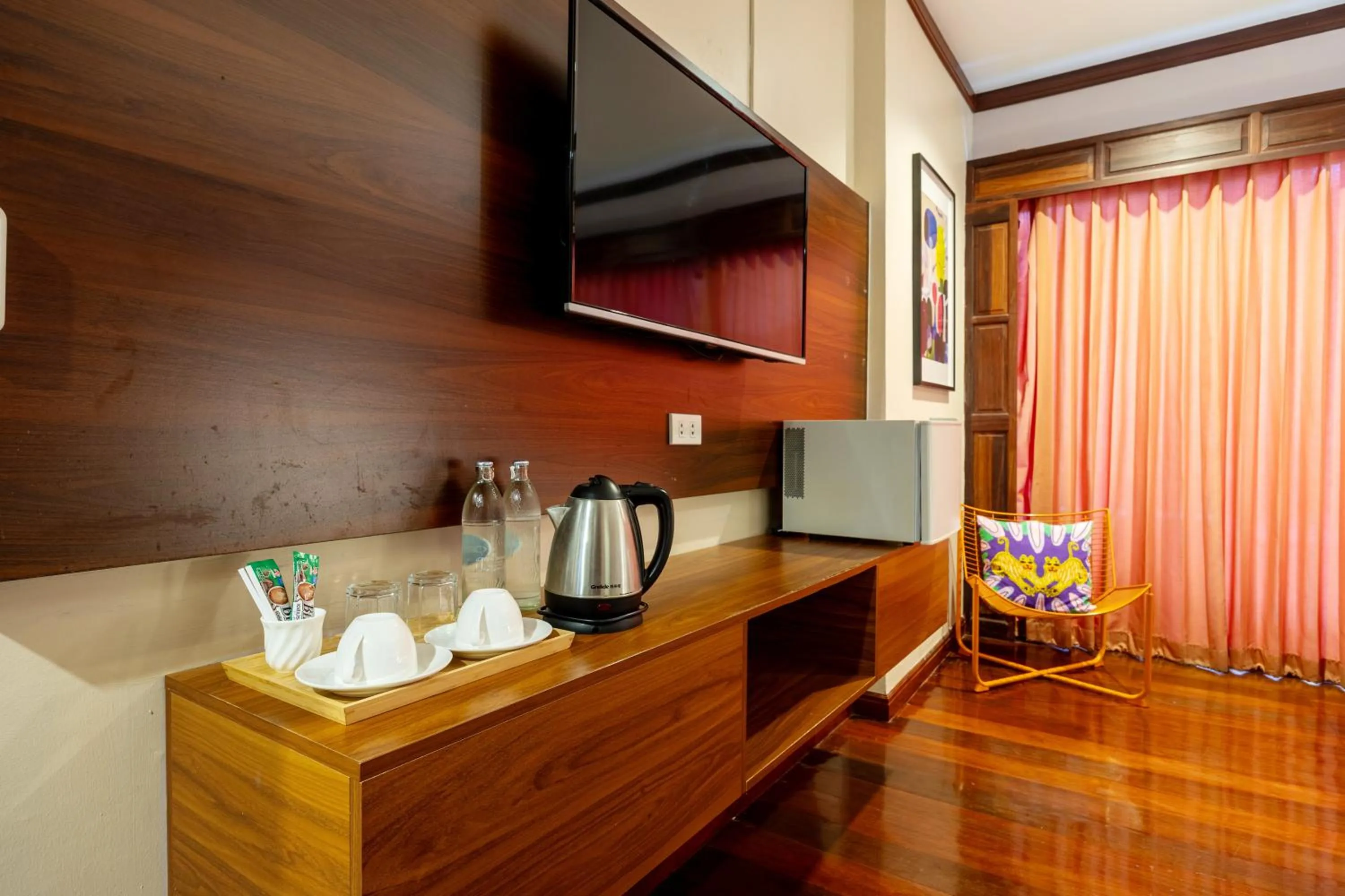 Coffee/tea facilities in The President Hotel at Chokchai 4