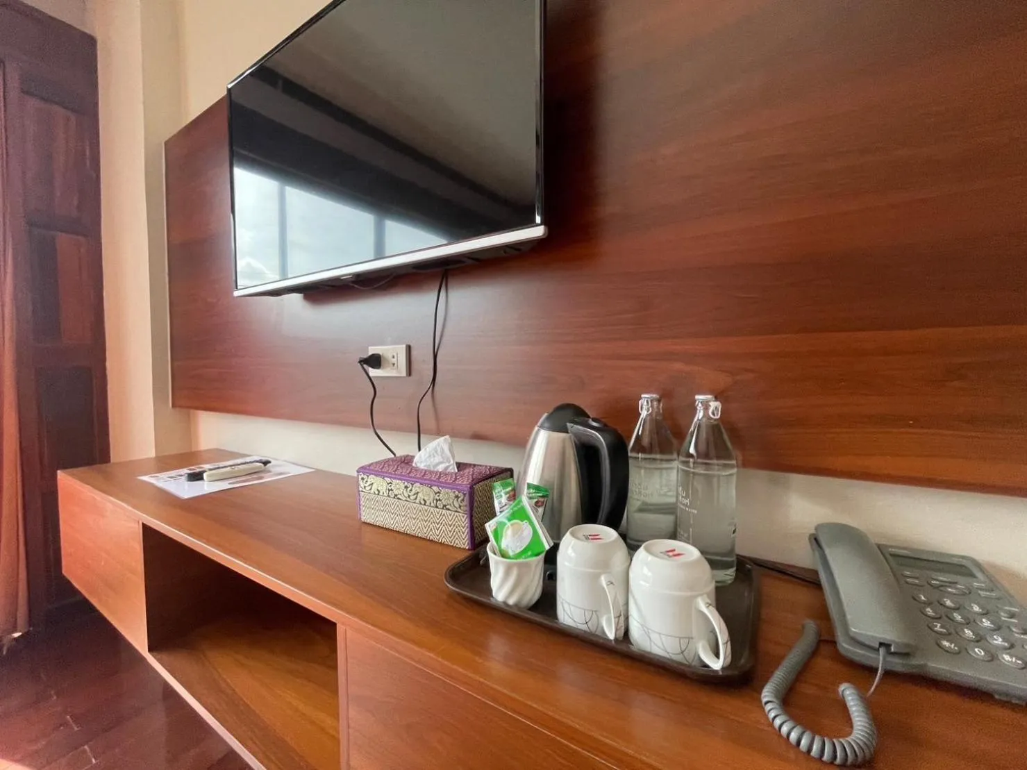 Coffee/tea facilities in The President Hotel at Chokchai 4