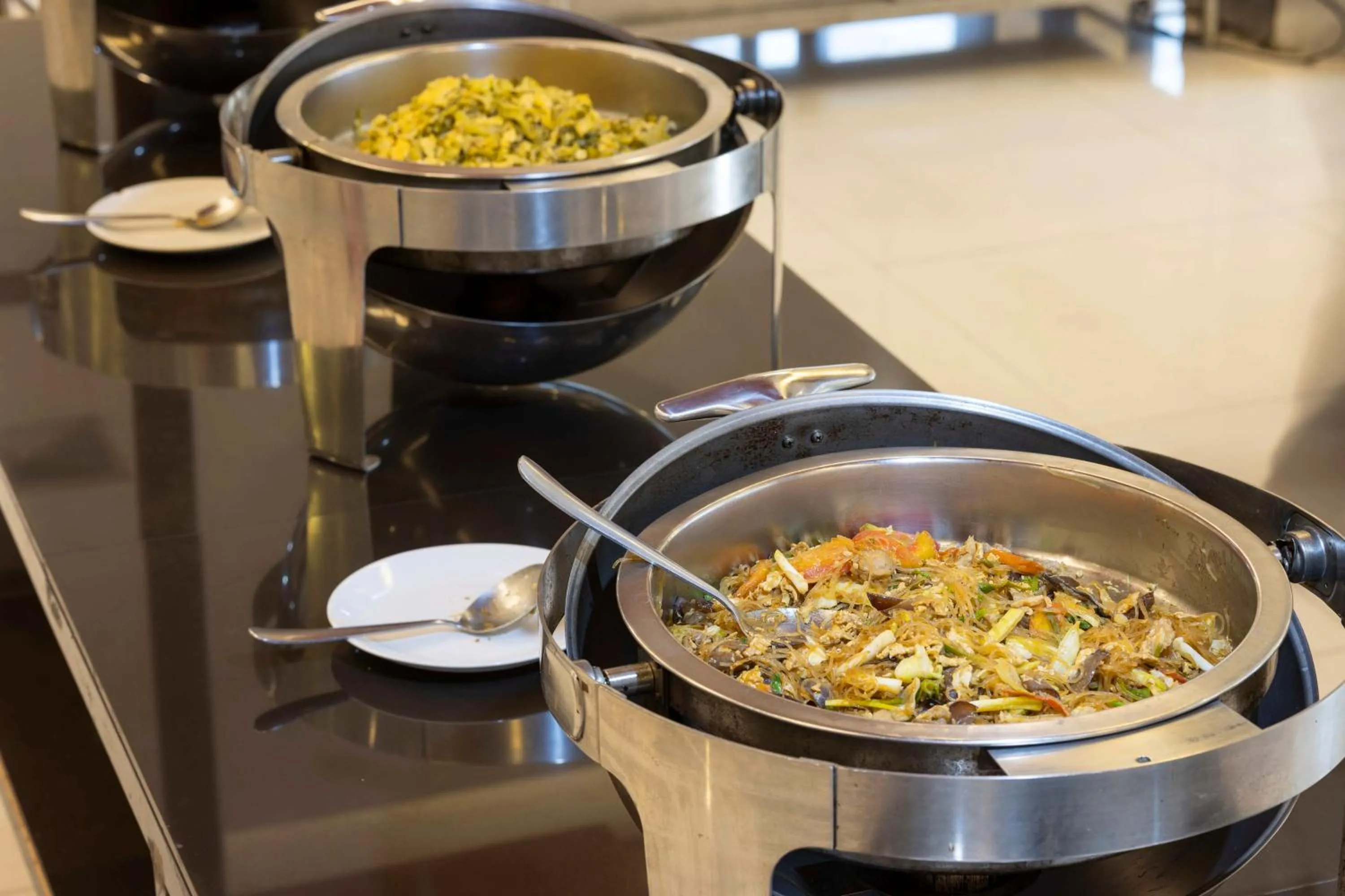 Buffet breakfast in The President Hotel at Chokchai 4