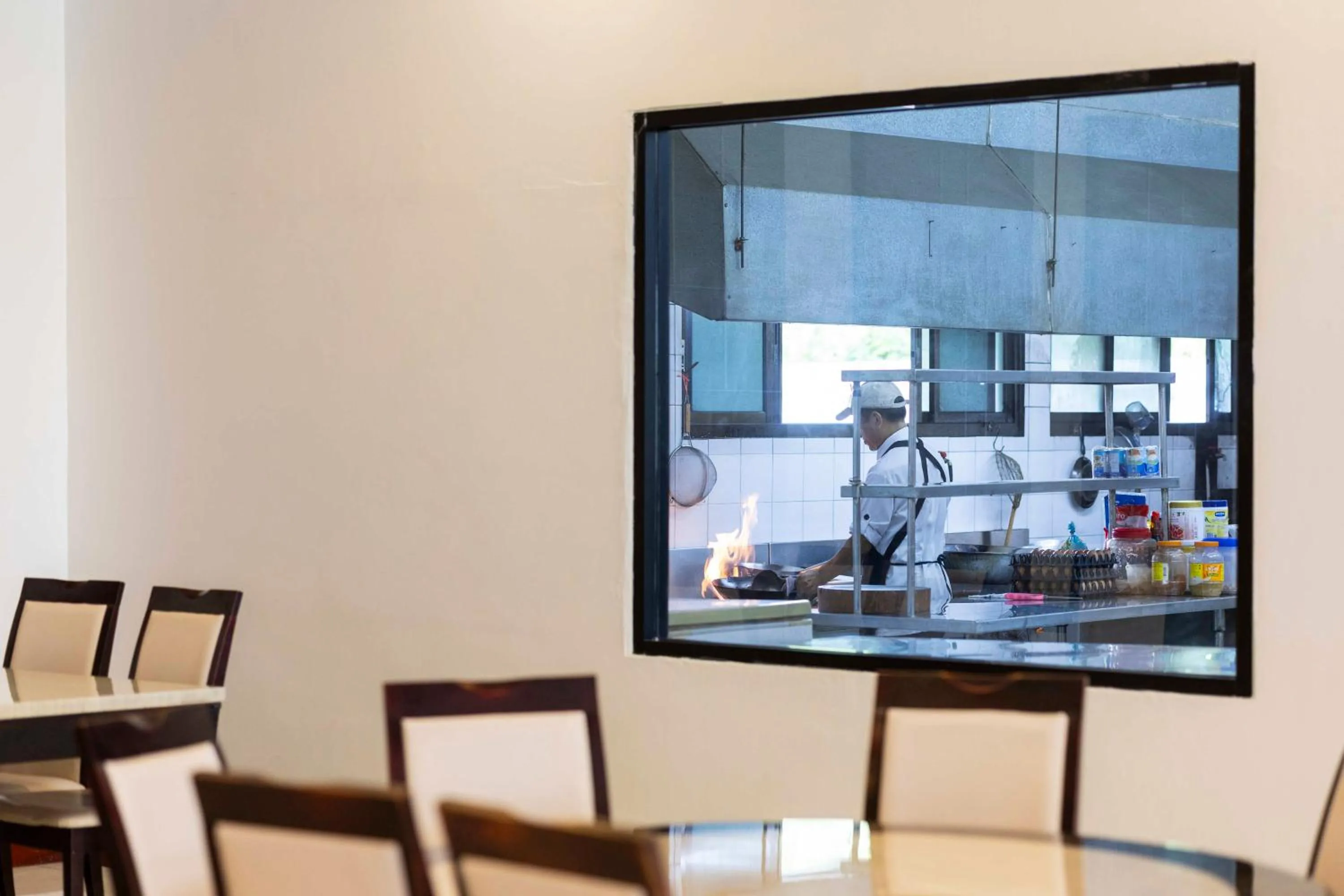 Dining area in The President Hotel at Chokchai 4